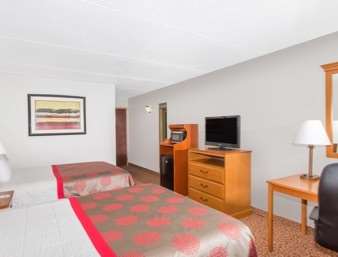 Ramada by Wyndham Hendersonville