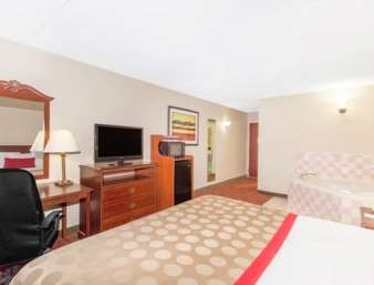 Ramada by Wyndham Hendersonville