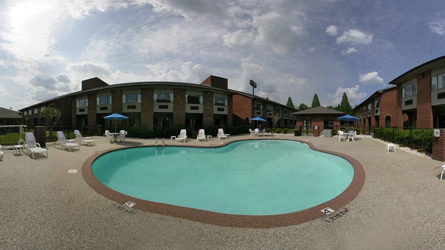 Quality Suites Convention Center