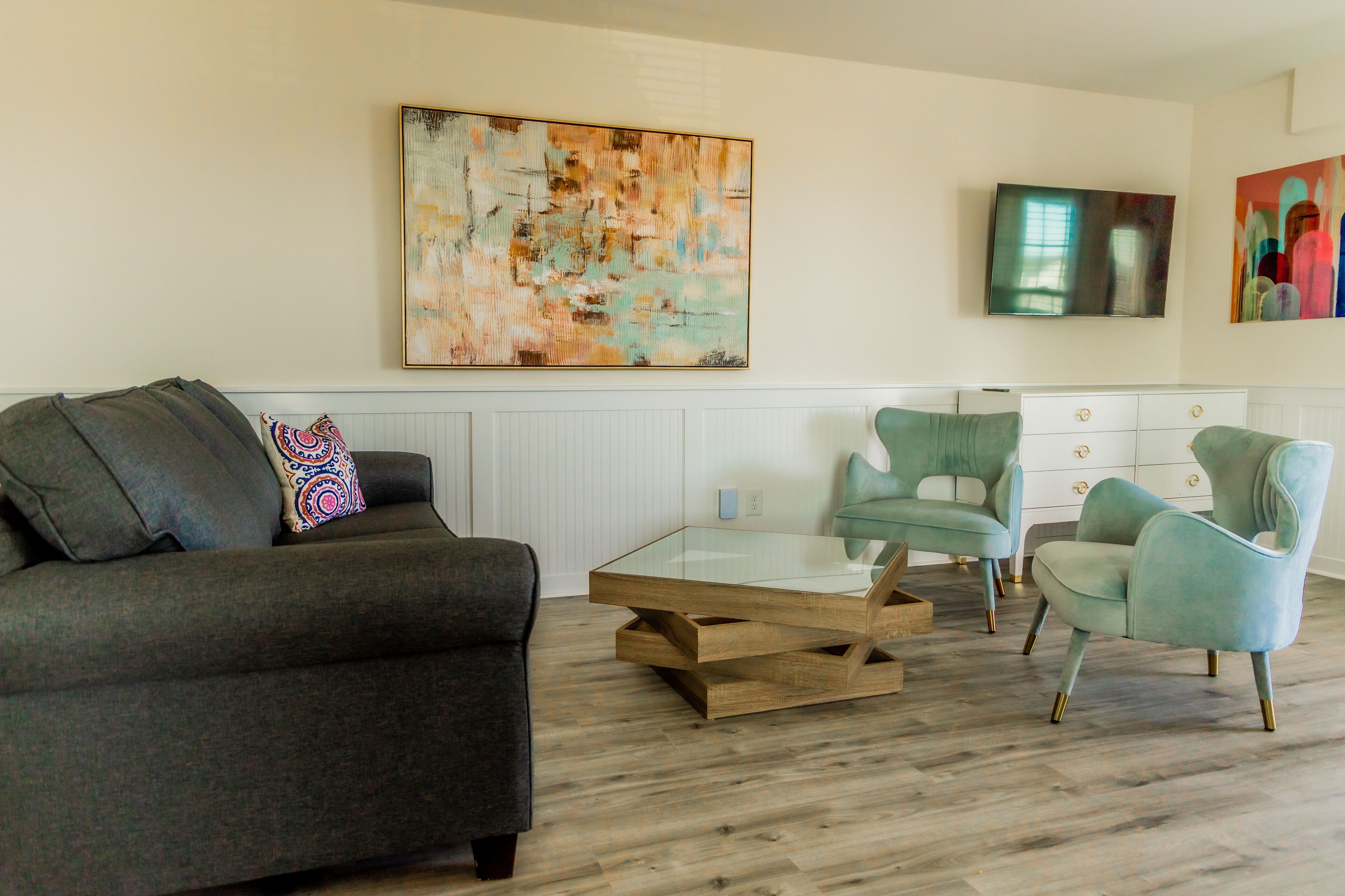 Saltwater Suites