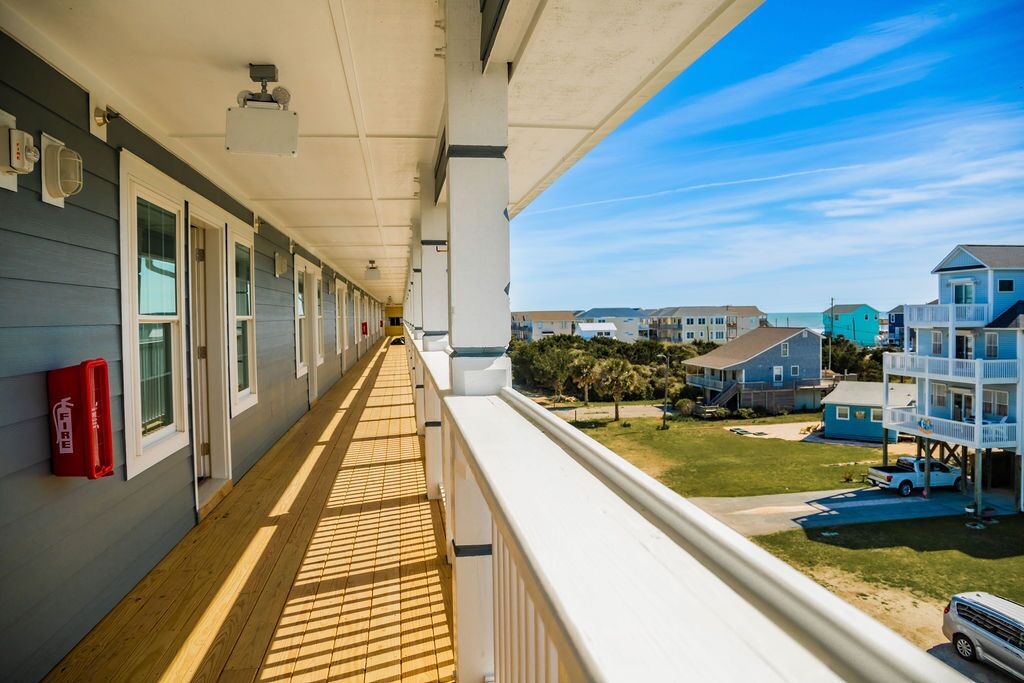 Saltwater Suites