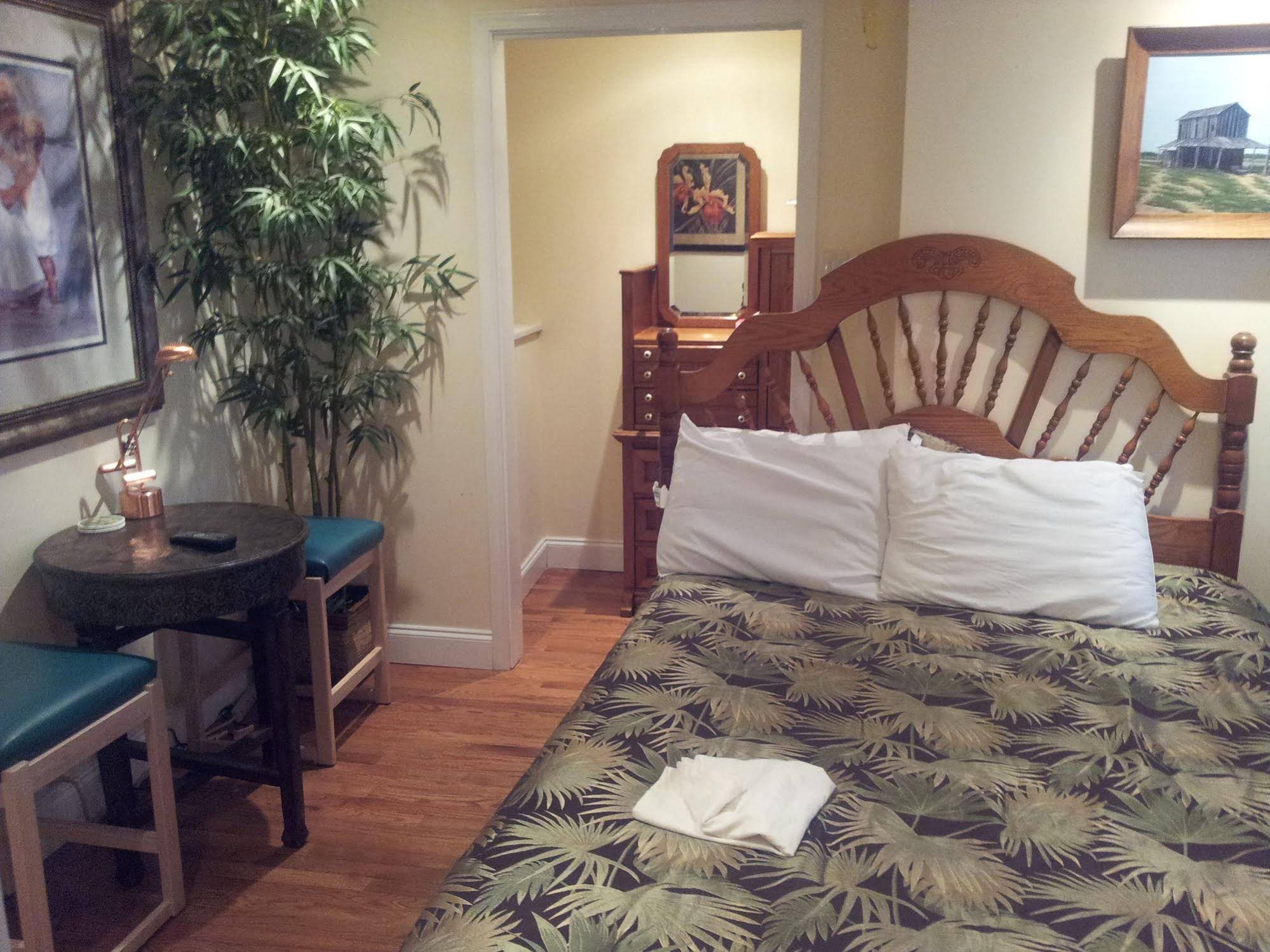 The White House on Freedom Way