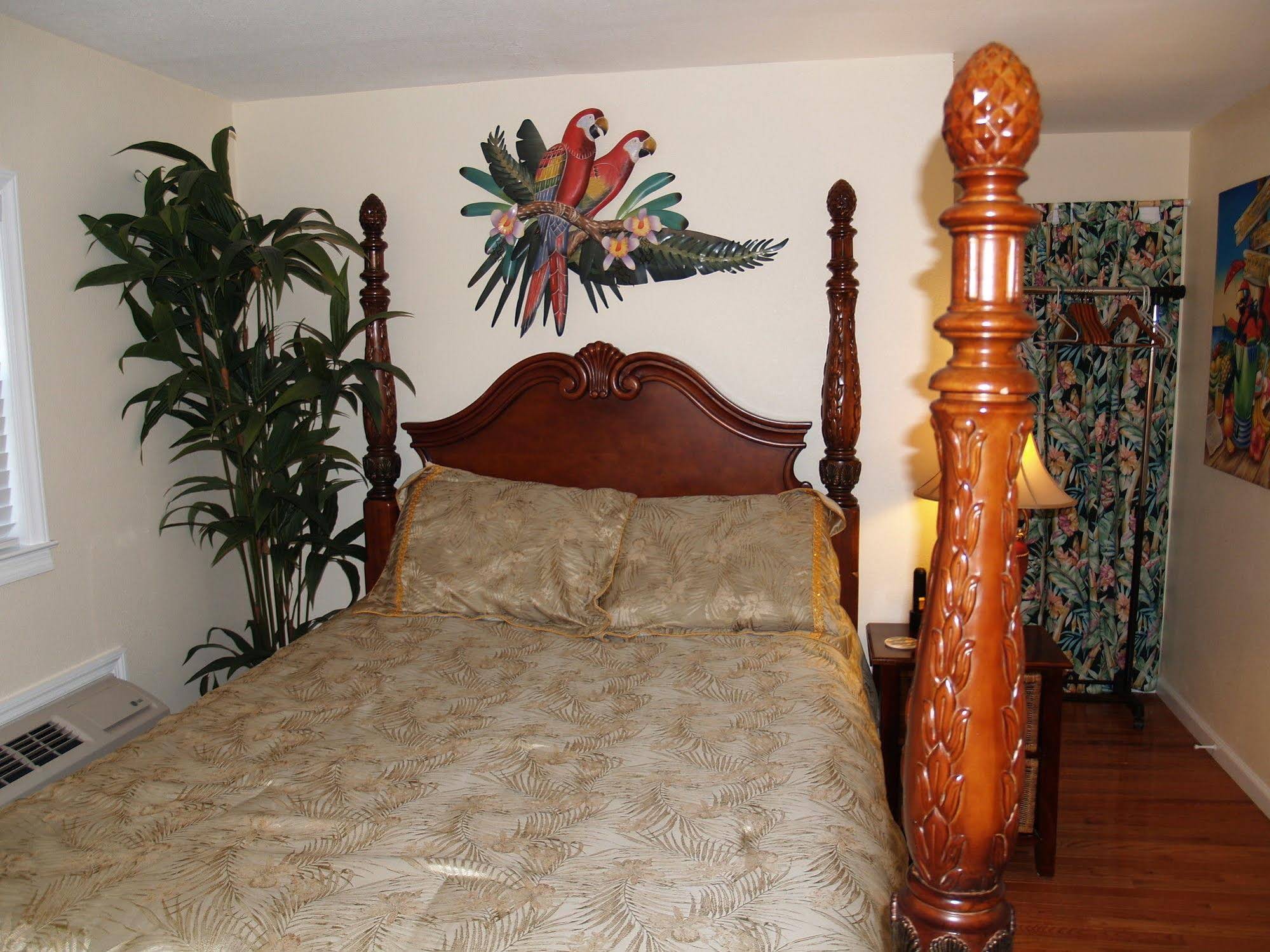 The White House on Freedom Way