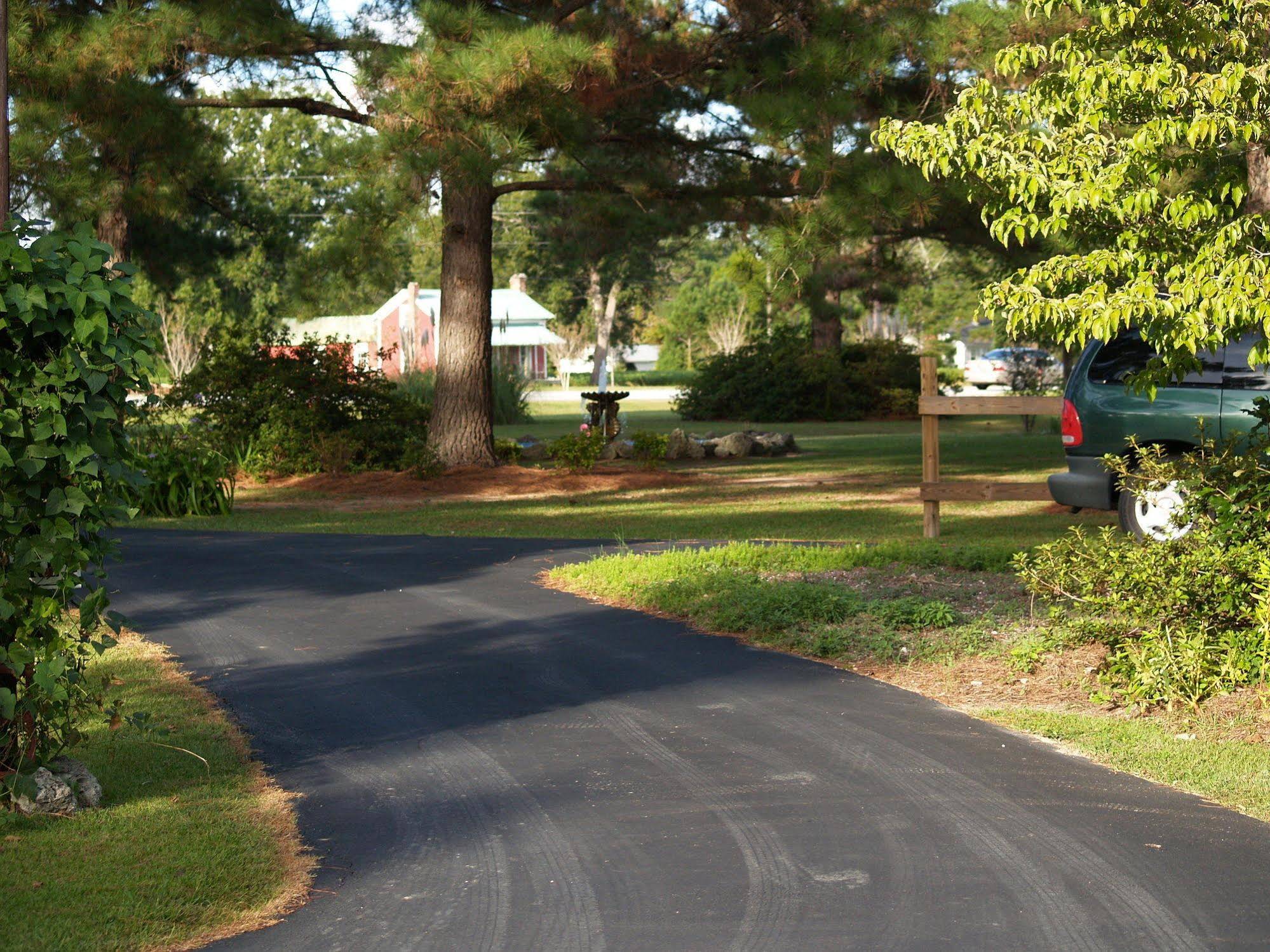 The White House on Freedom Way