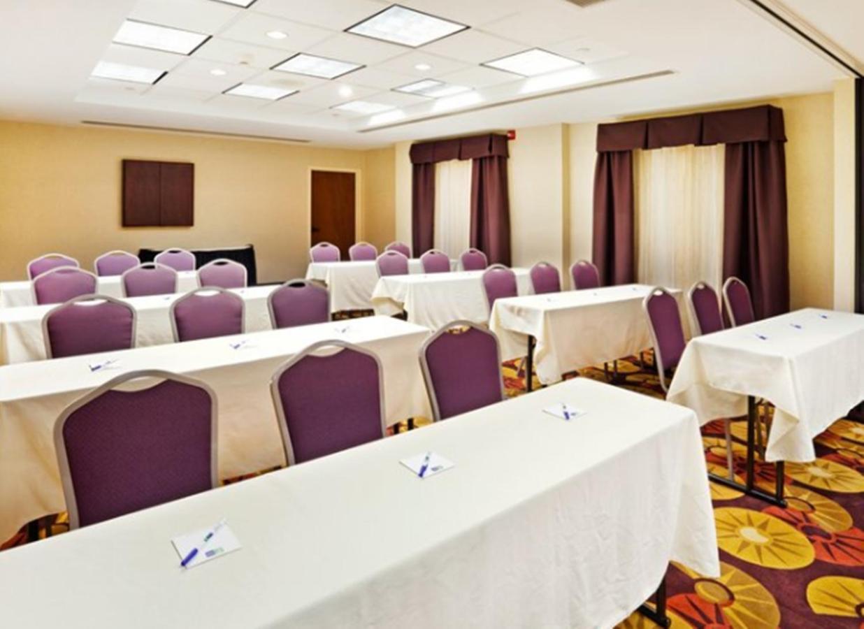 Comfort Suites Near Birkdale Village- Huntersville