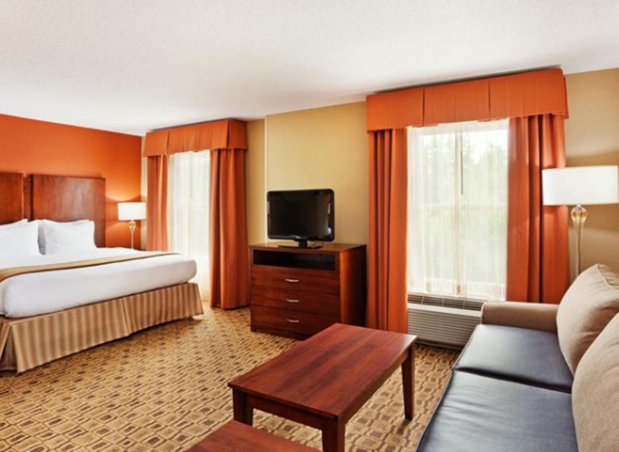 Comfort Suites Near Birkdale Village- Huntersville