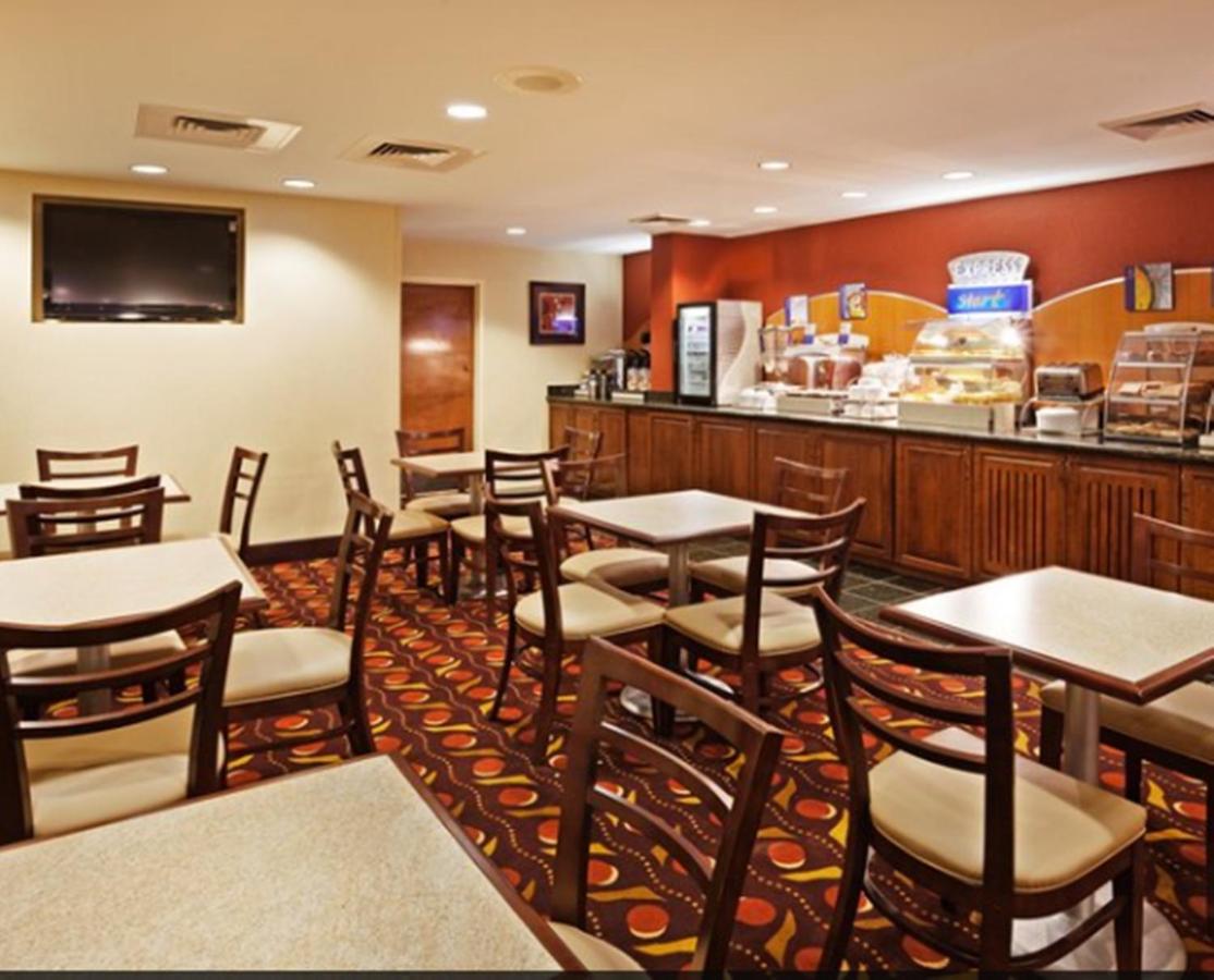 Comfort Suites Near Birkdale Village- Huntersville