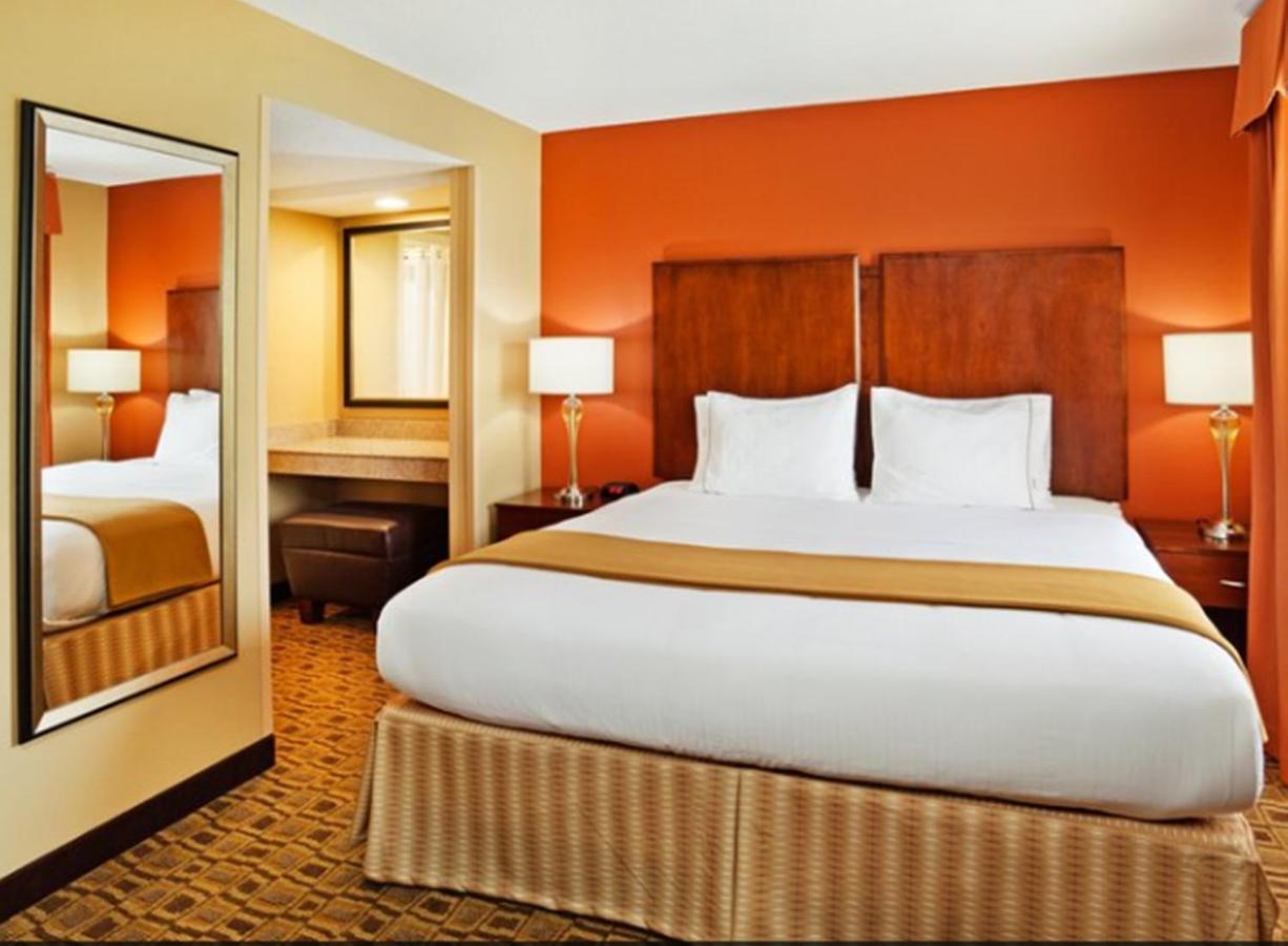 Comfort Suites Near Birkdale Village- Huntersville
