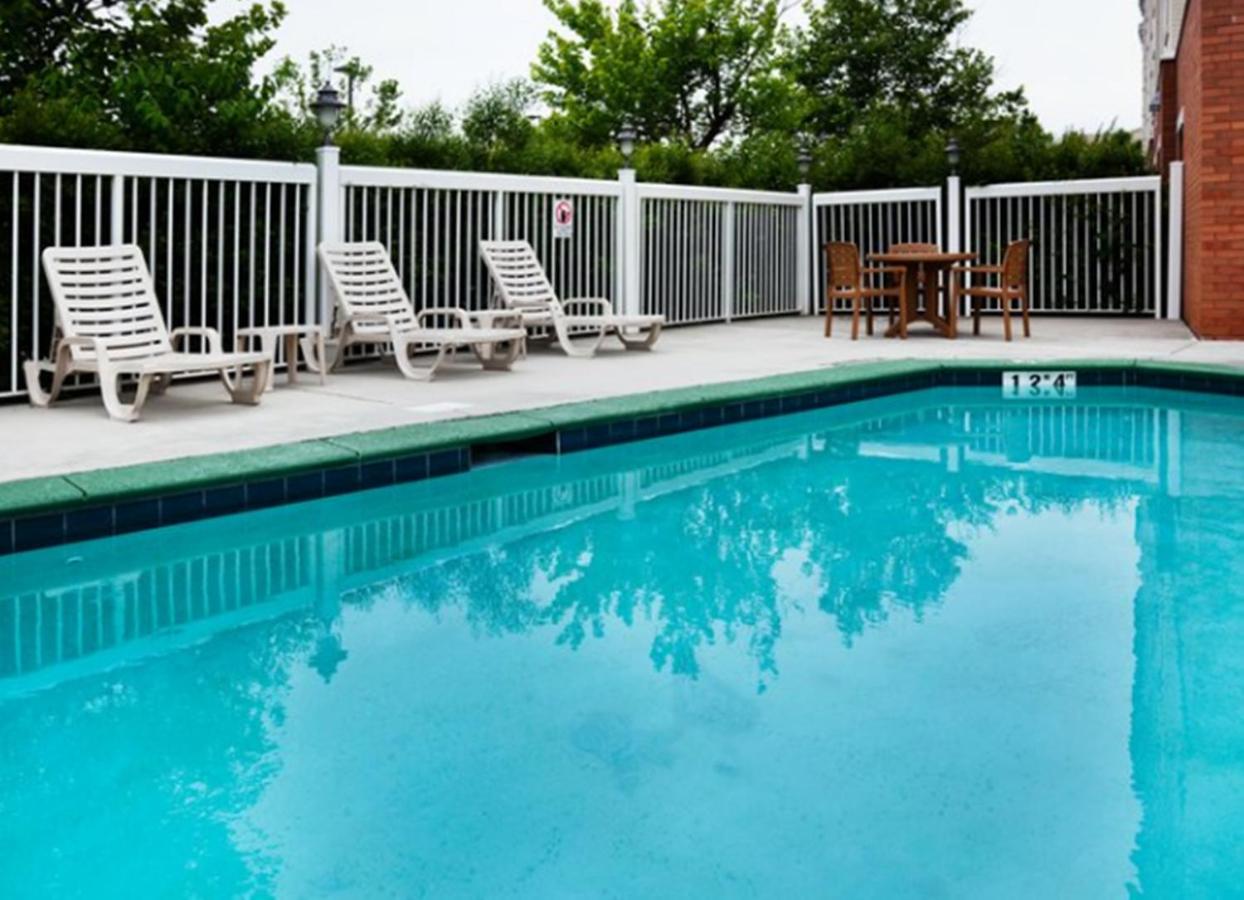 Comfort Suites Near Birkdale Village- Huntersville