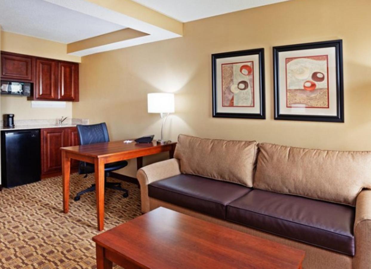 Comfort Suites Near Birkdale Village- Huntersville