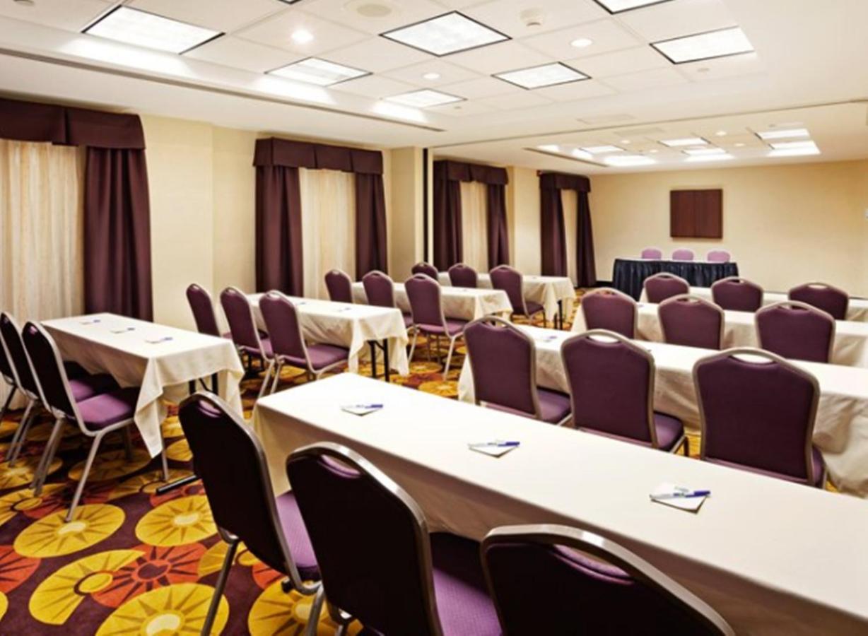 Comfort Suites Near Birkdale Village- Huntersville
