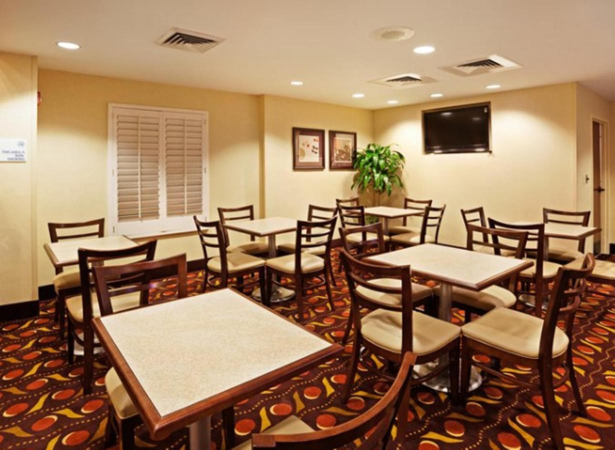 Comfort Suites Near Birkdale Village- Huntersville