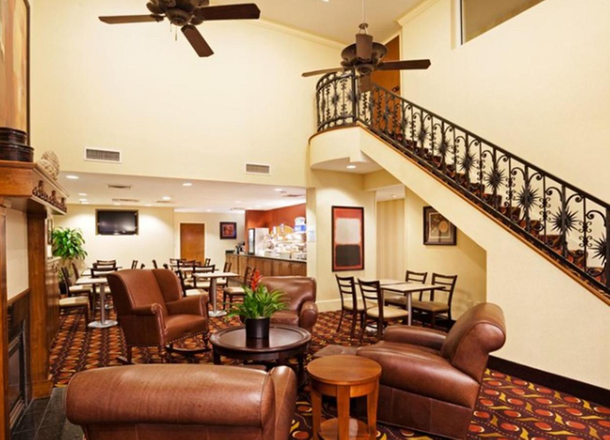 Comfort Suites Near Birkdale Village- Huntersville