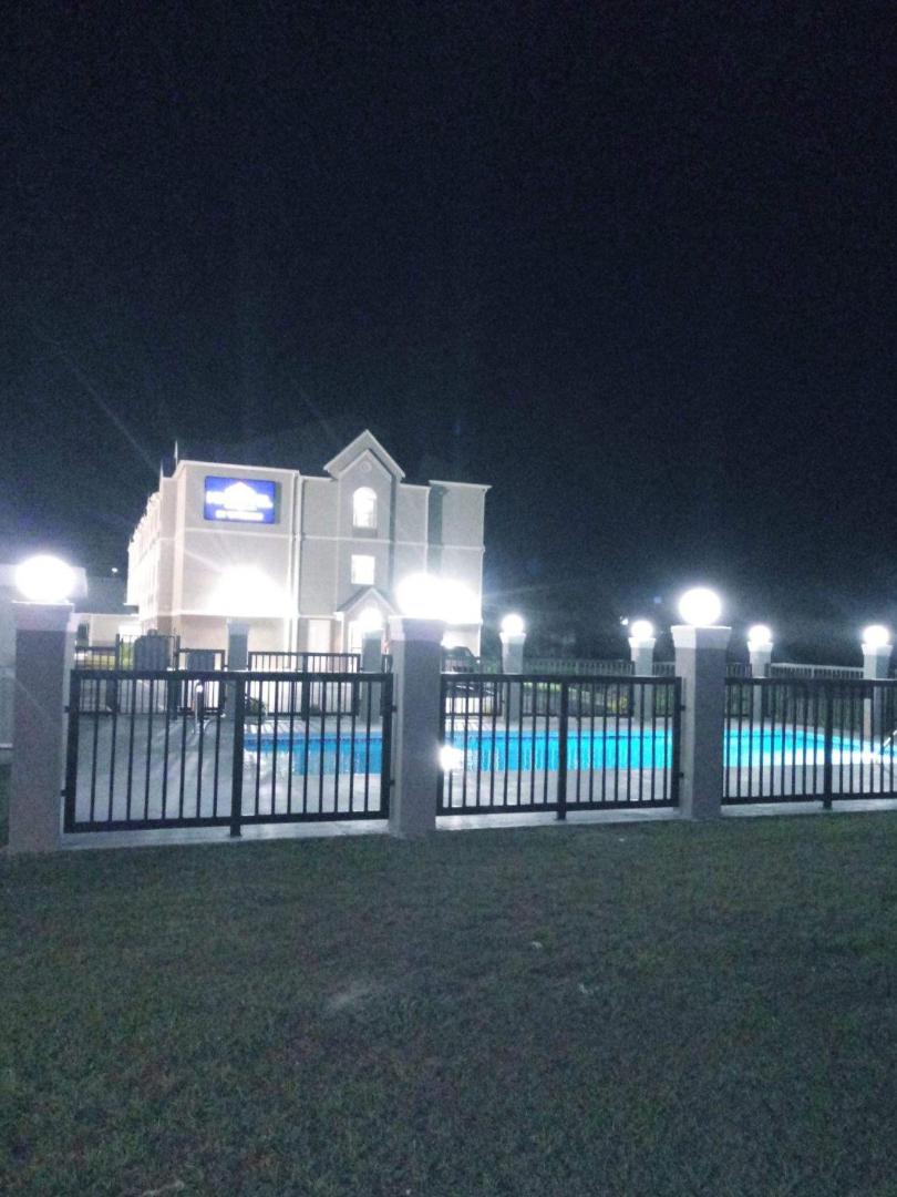 Microtel Inn & Suites by Wyndham Camp Lejeune/Jacksonville