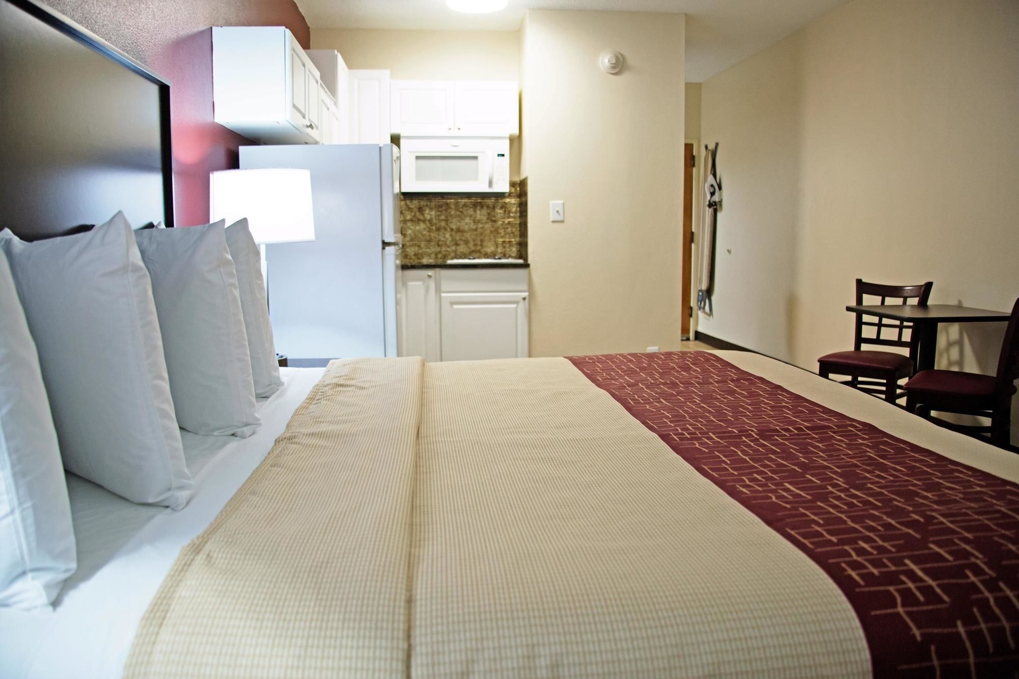Red Roof Inn & Suites Jacksonville