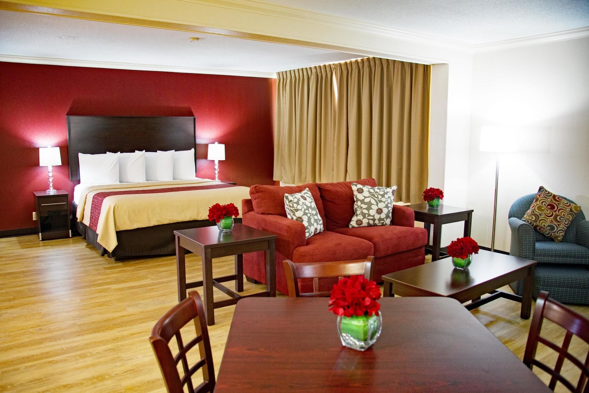 Red Roof Inn & Suites Jacksonville