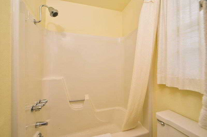Days Inn by Wyndham West Jefferson