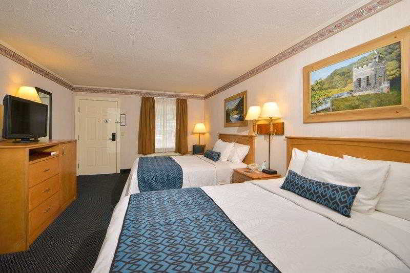 Days Inn by Wyndham West Jefferson