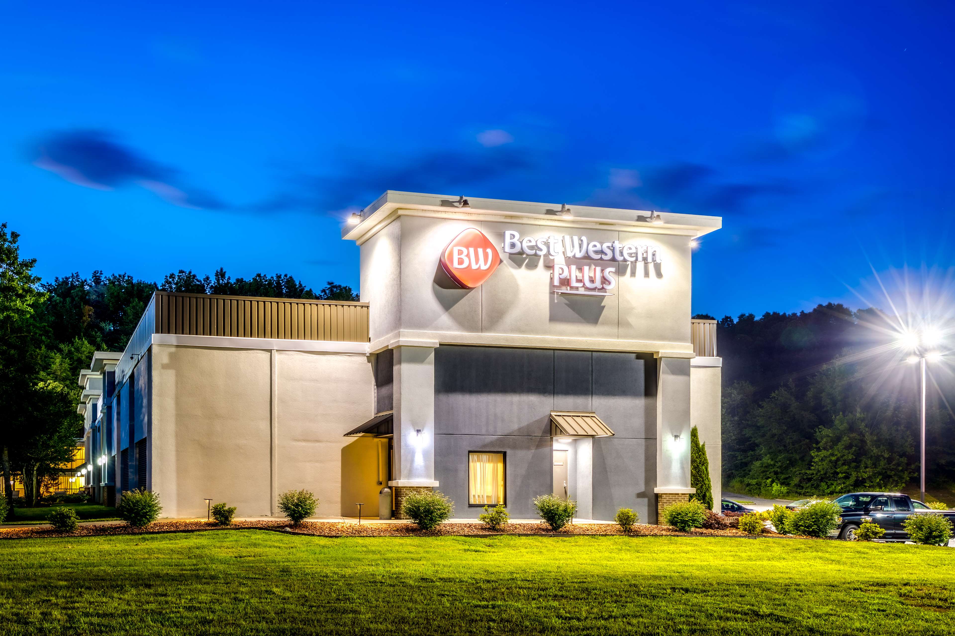 Best Western Plus Yadkin Valley Inn & Suites
