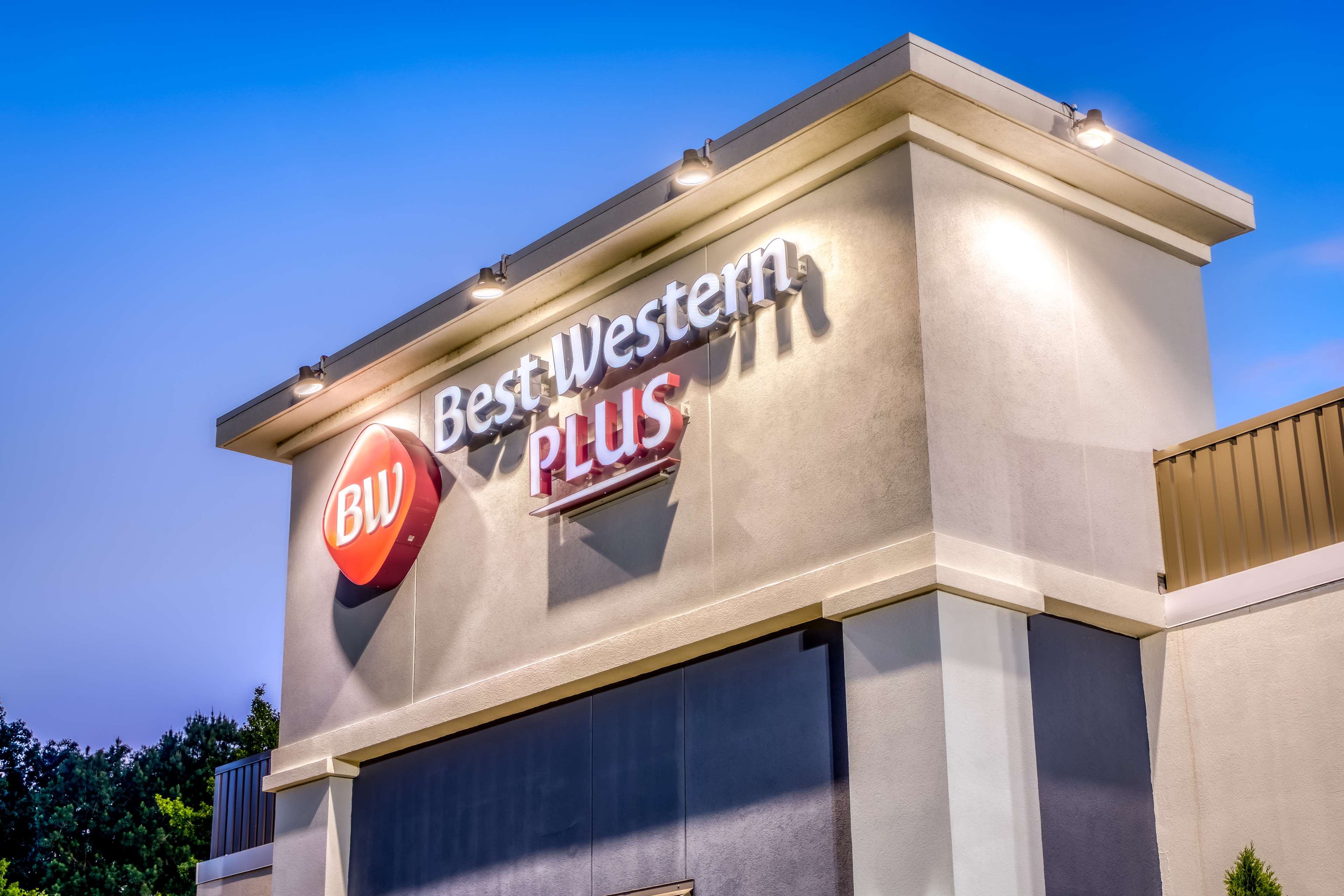 Best Western Plus Yadkin Valley Inn & Suites