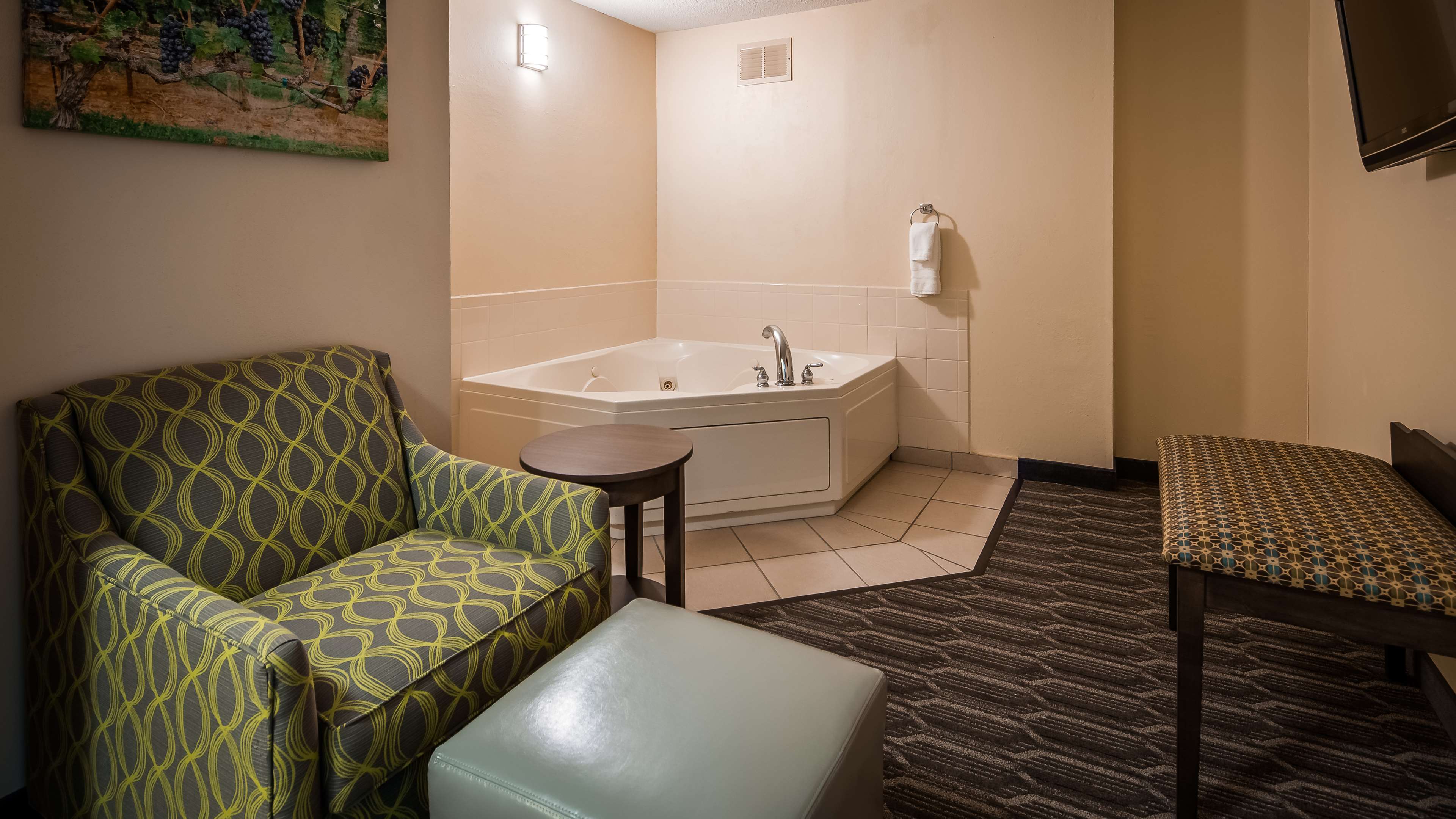 Best Western Plus Yadkin Valley Inn & Suites