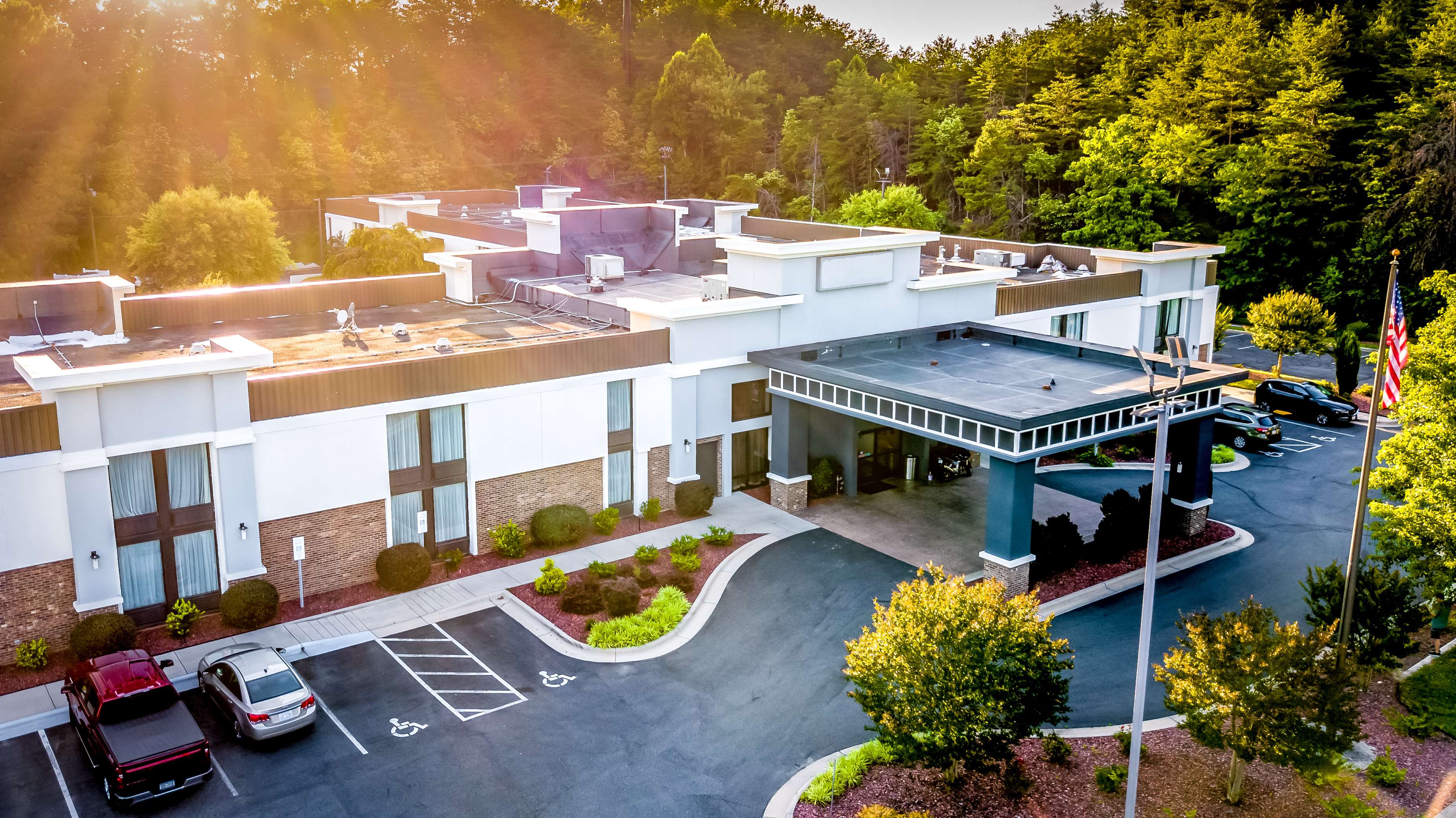 Best Western Plus Yadkin Valley Inn & Suites