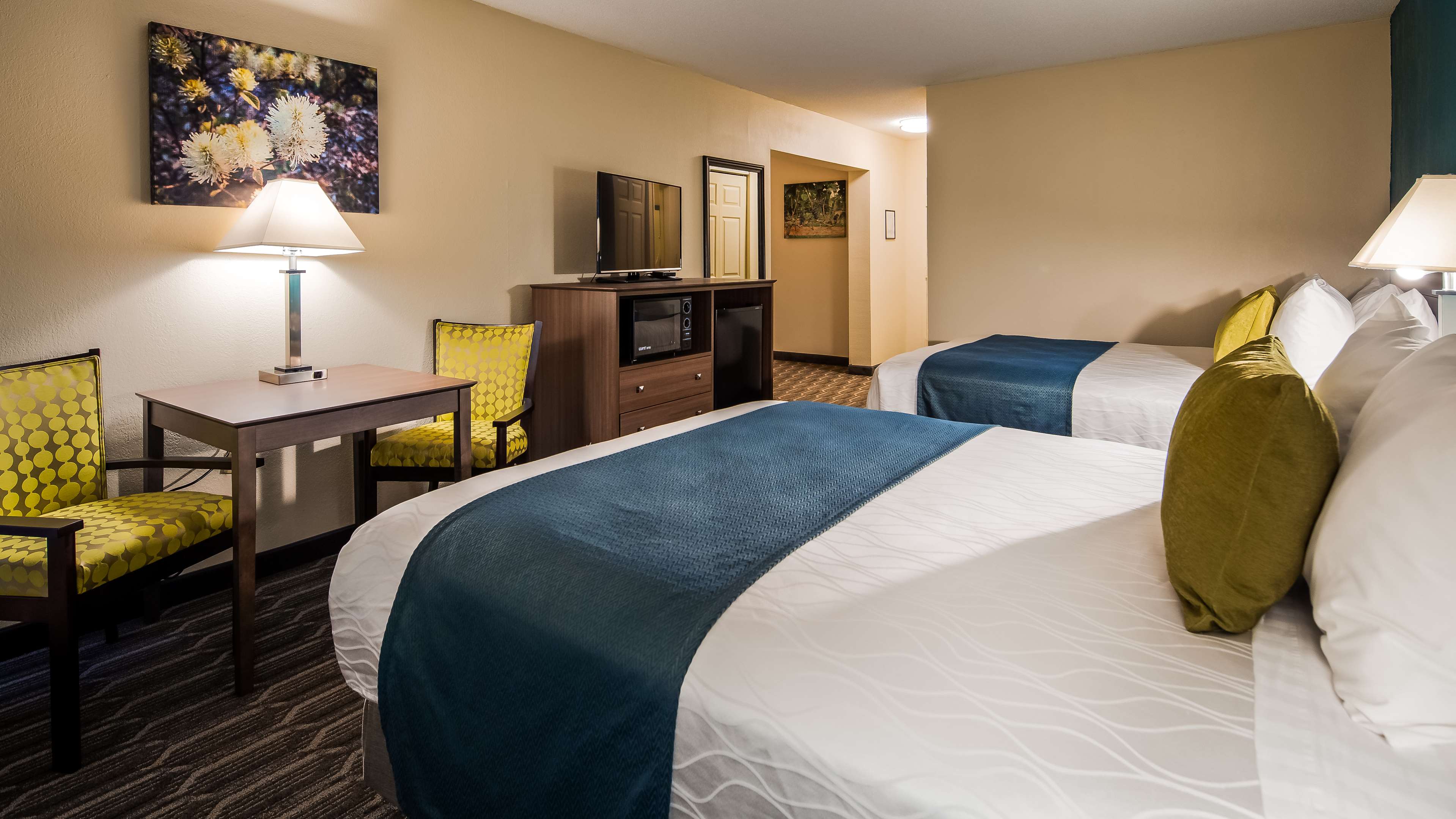 Best Western Plus Yadkin Valley Inn & Suites