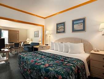 Days Inn by Wyndham Kill Devil Hills Oceanfront - Wilbur