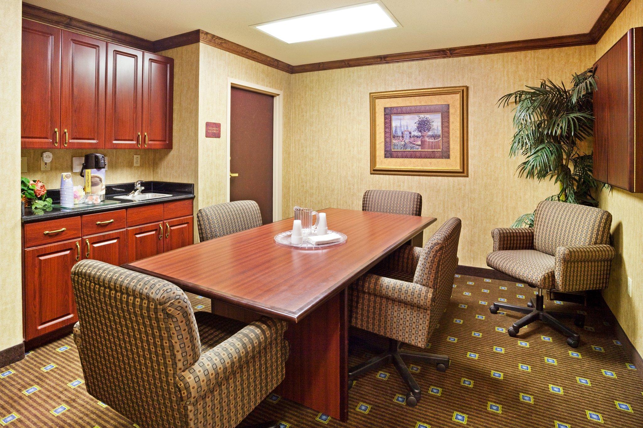 Holiday Inn Express & Suites Kings Mountain - Shelby Area