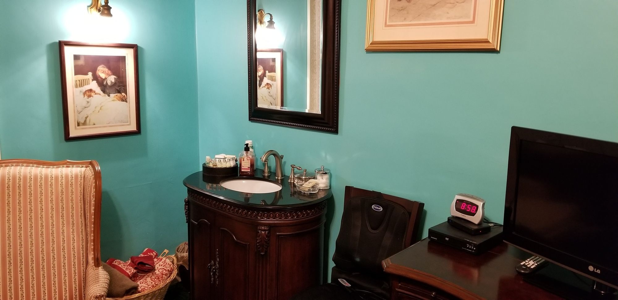 The Inn of the Patriots