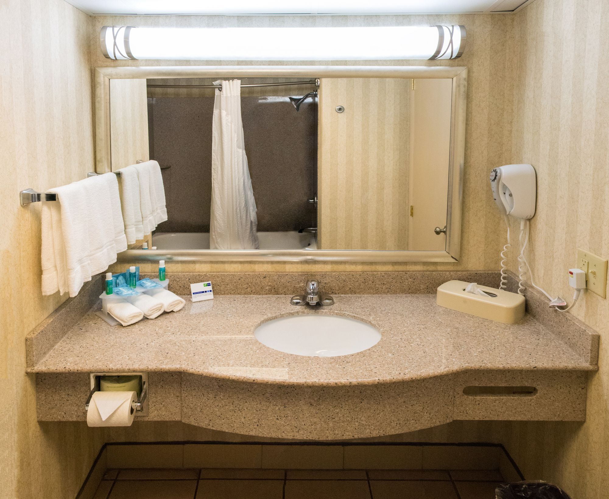 Holiday Inn Express & Suites Kinston