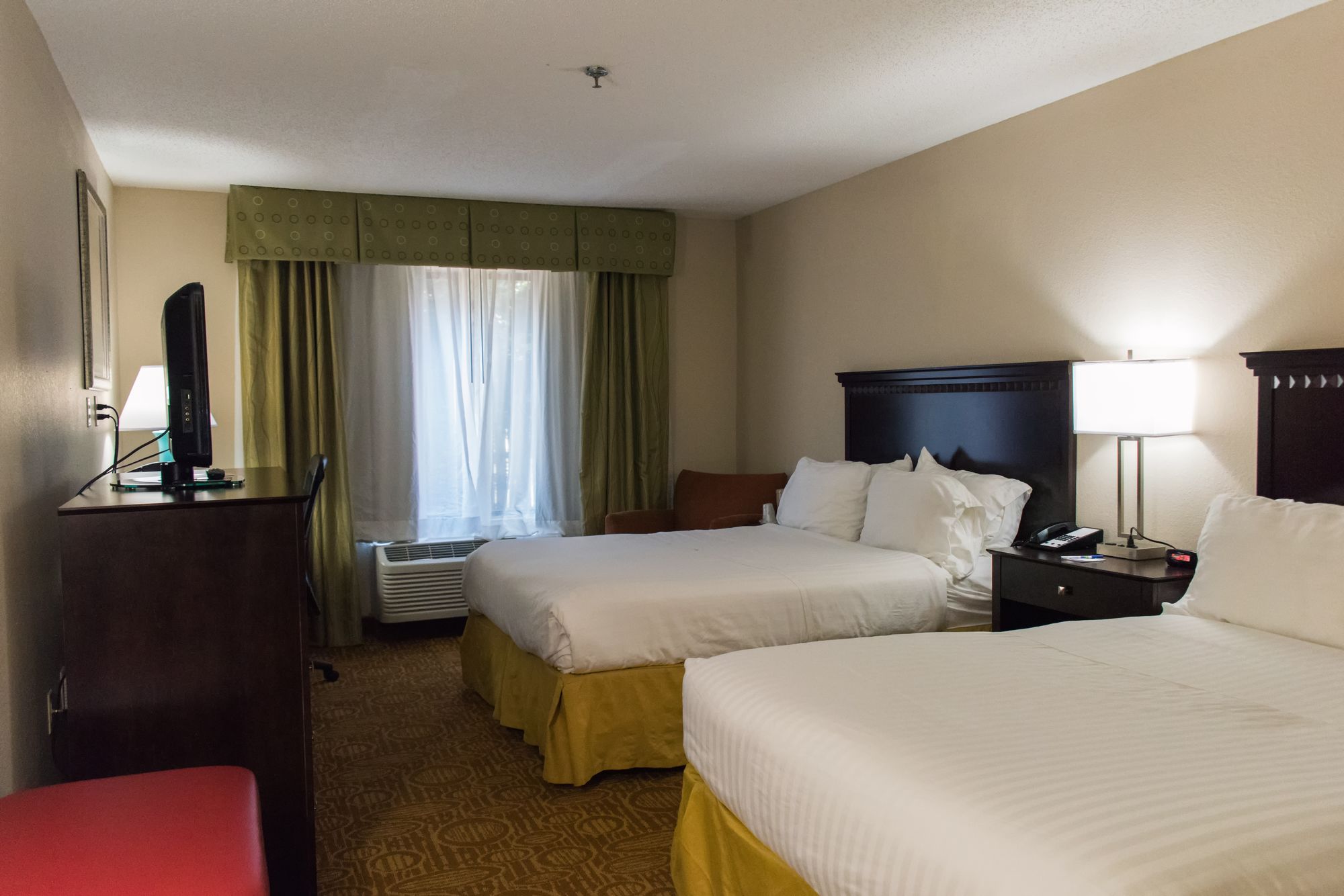Holiday Inn Express & Suites Kinston