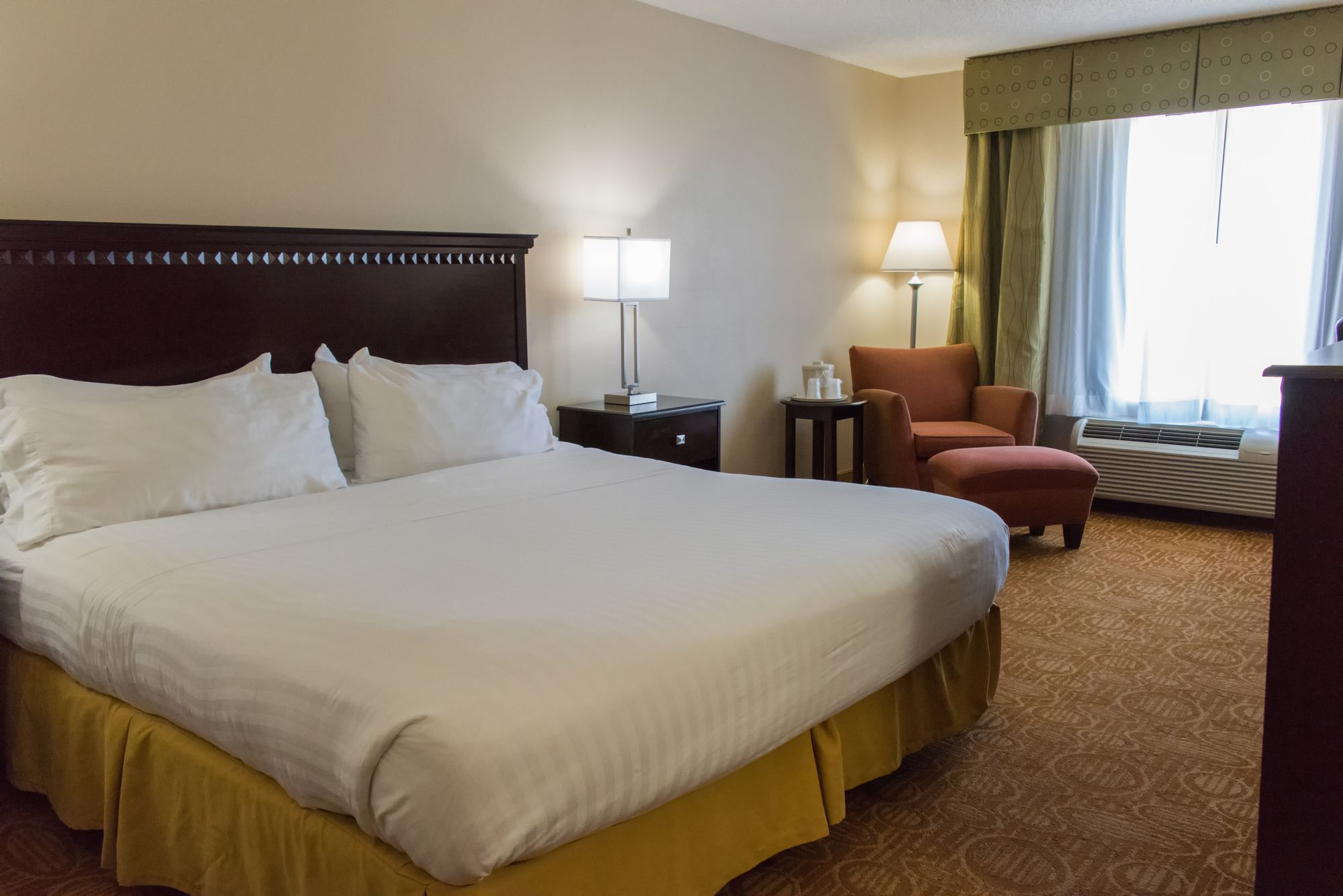 Holiday Inn Express & Suites Kinston