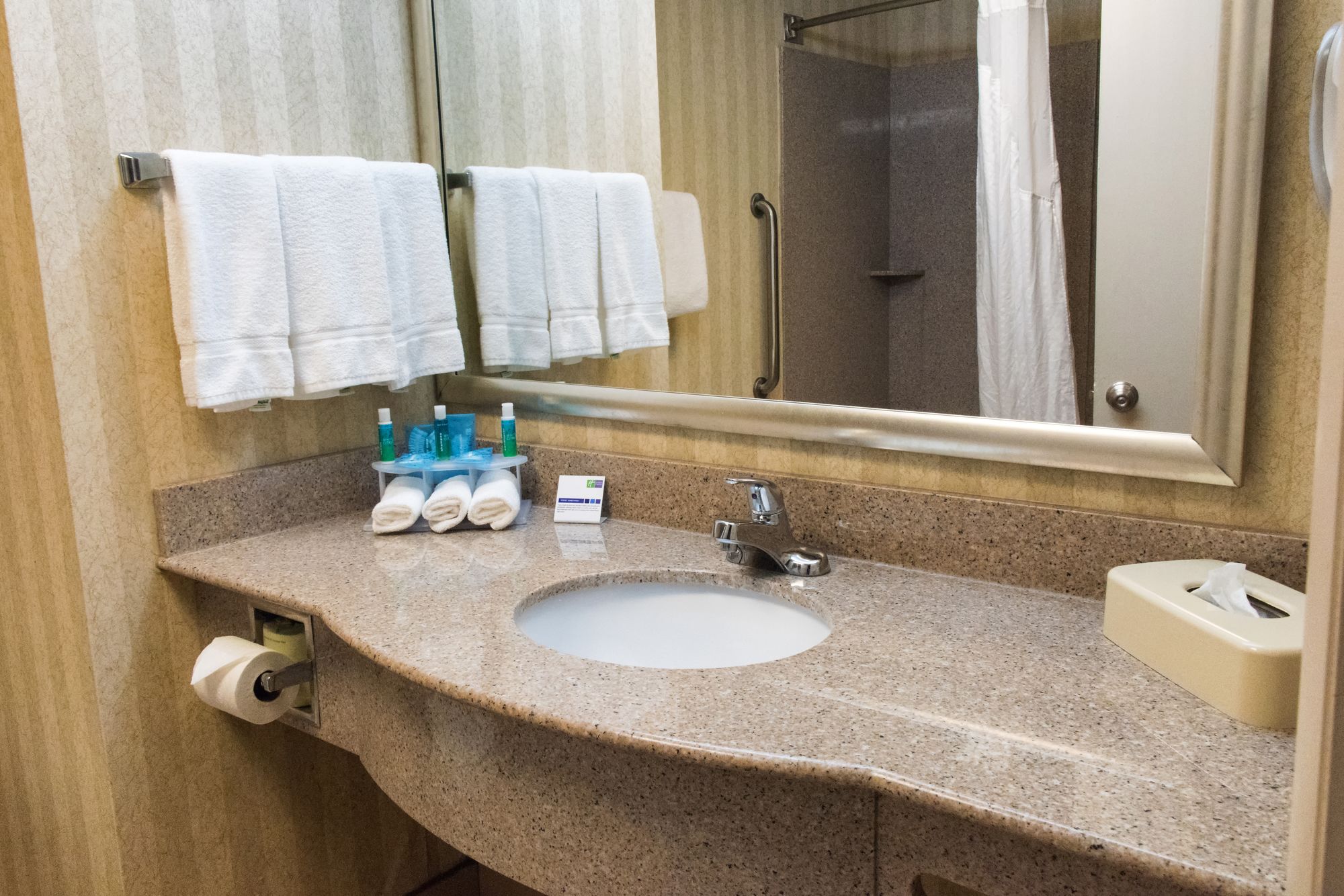 Holiday Inn Express & Suites Kinston