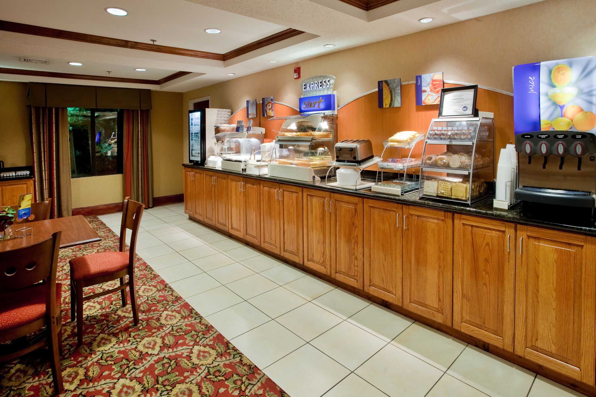 Holiday Inn Express & Suites Kinston