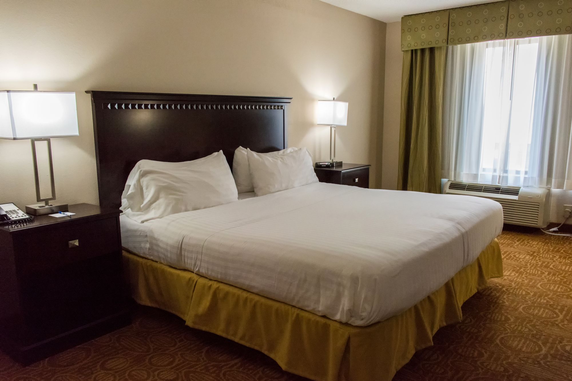 Holiday Inn Express & Suites Kinston