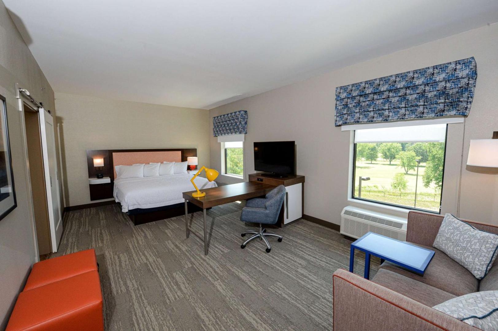 Hampton Inn & Suites Lenoir