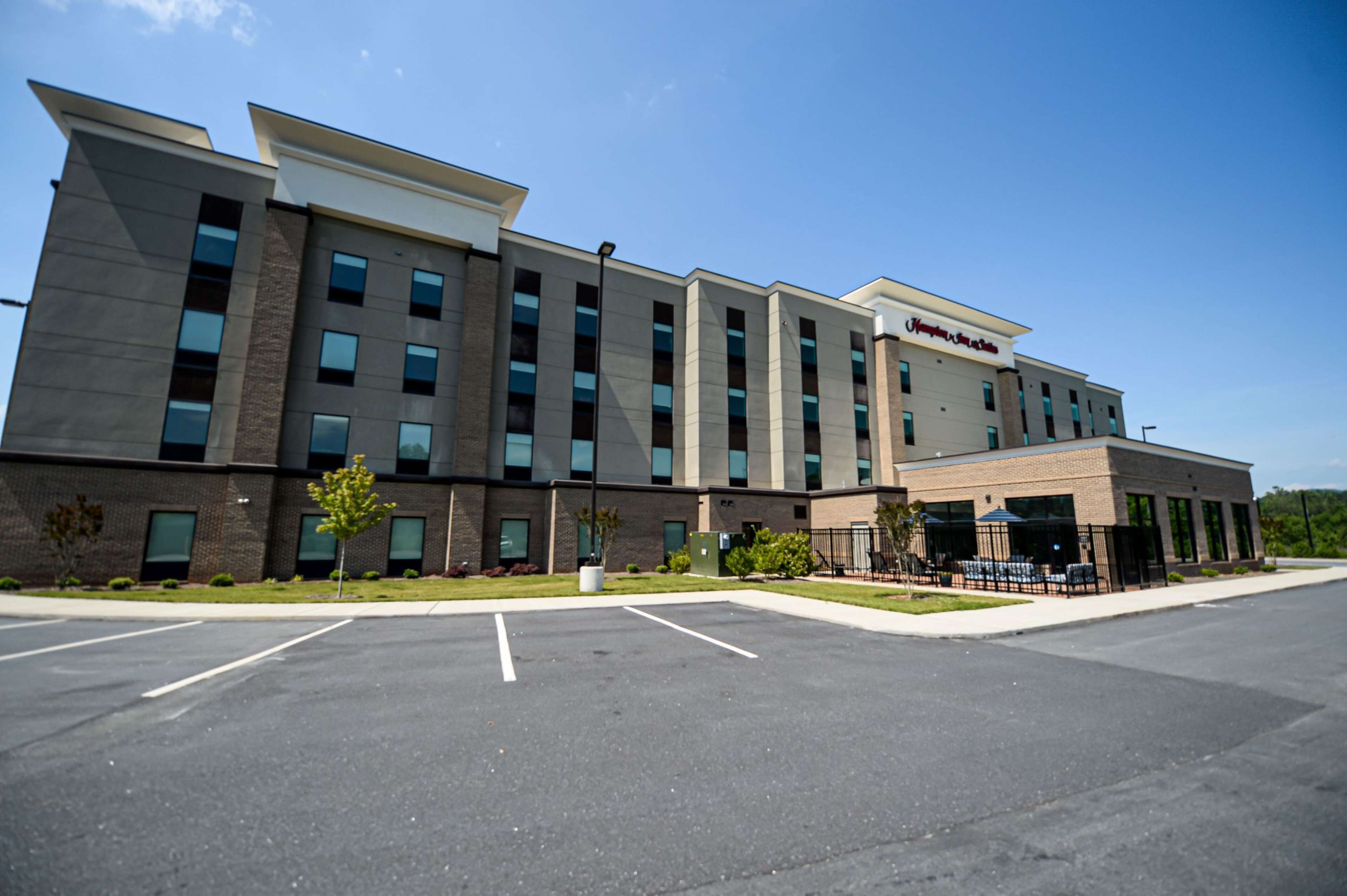 Hampton Inn & Suites Lenoir