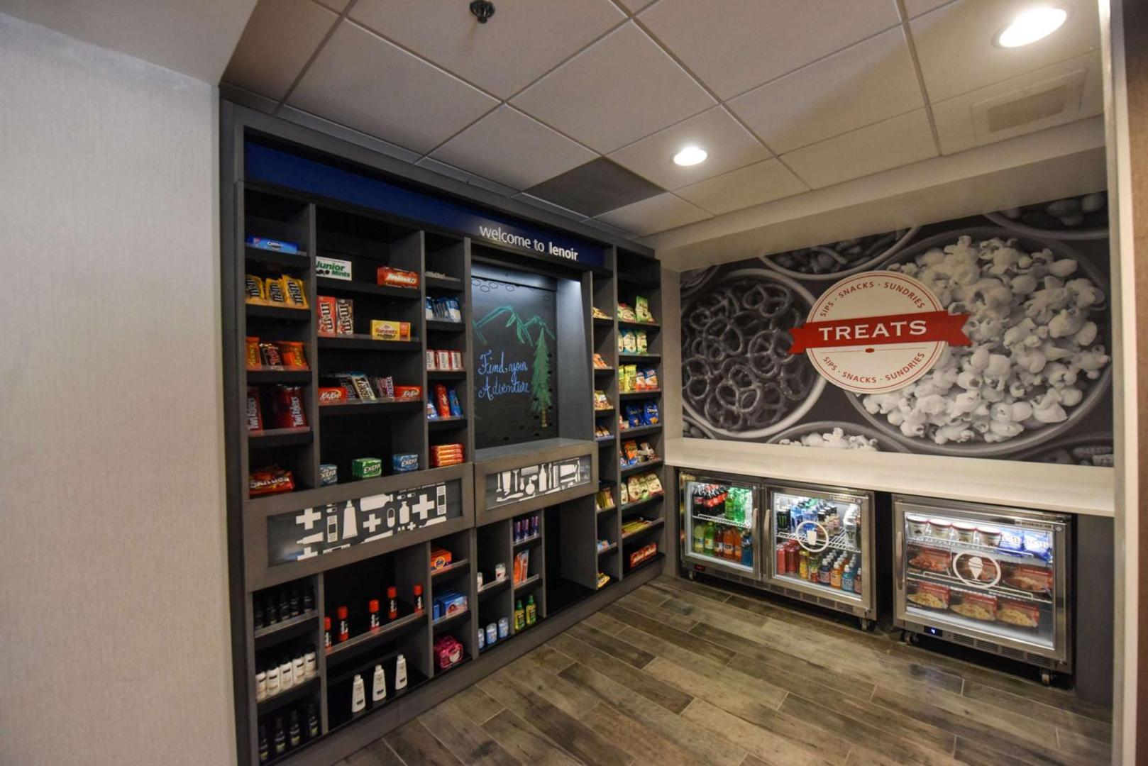 Hampton Inn & Suites Lenoir