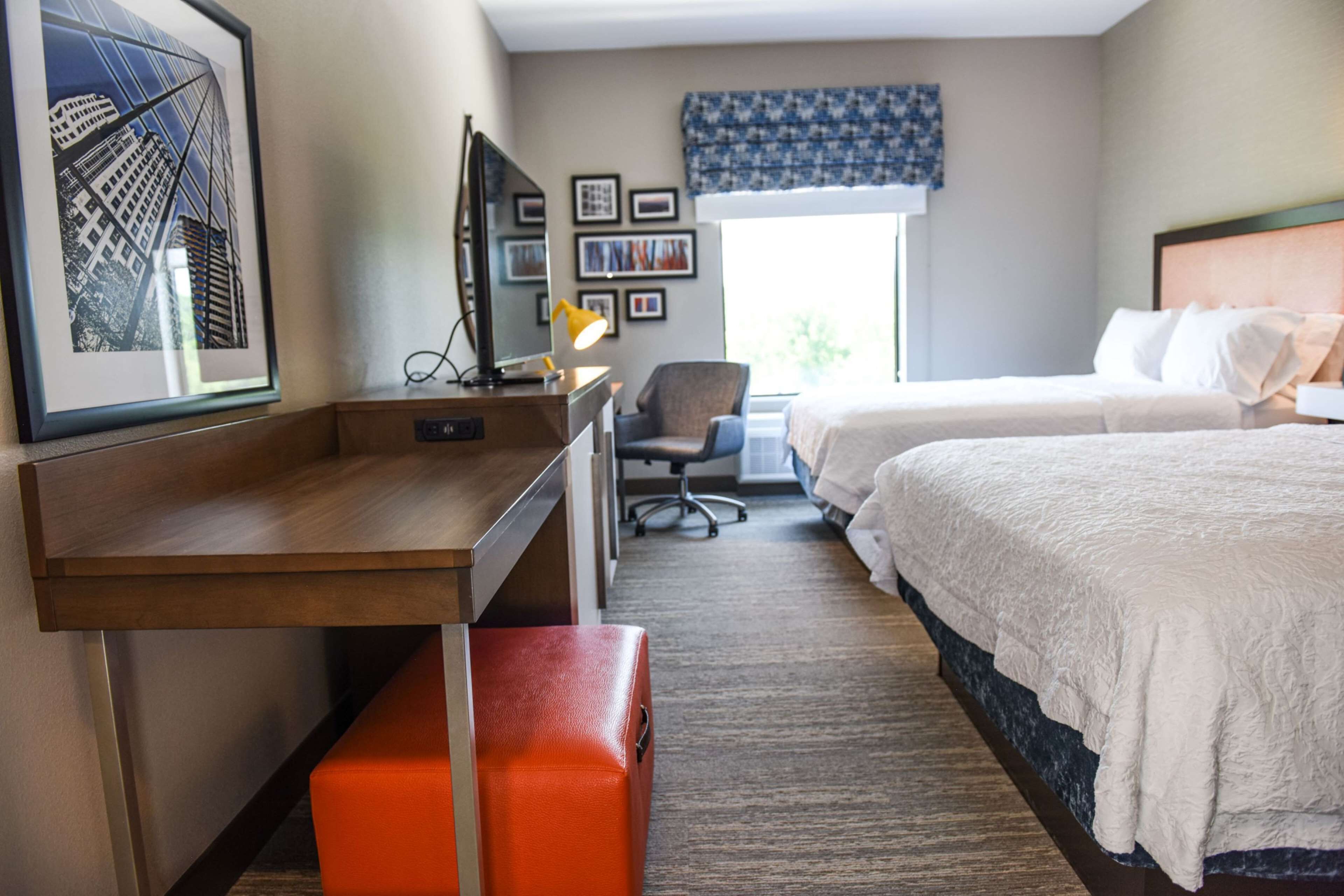 Hampton Inn & Suites Lenoir