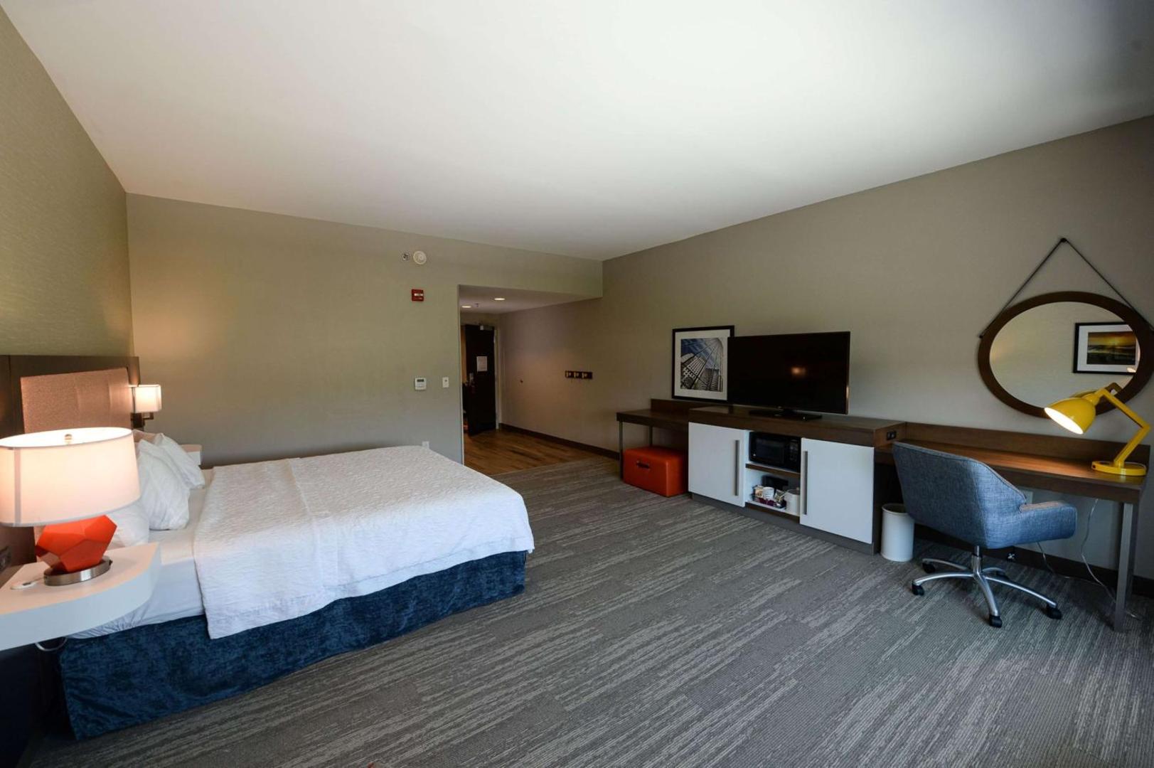 Hampton Inn & Suites Lenoir