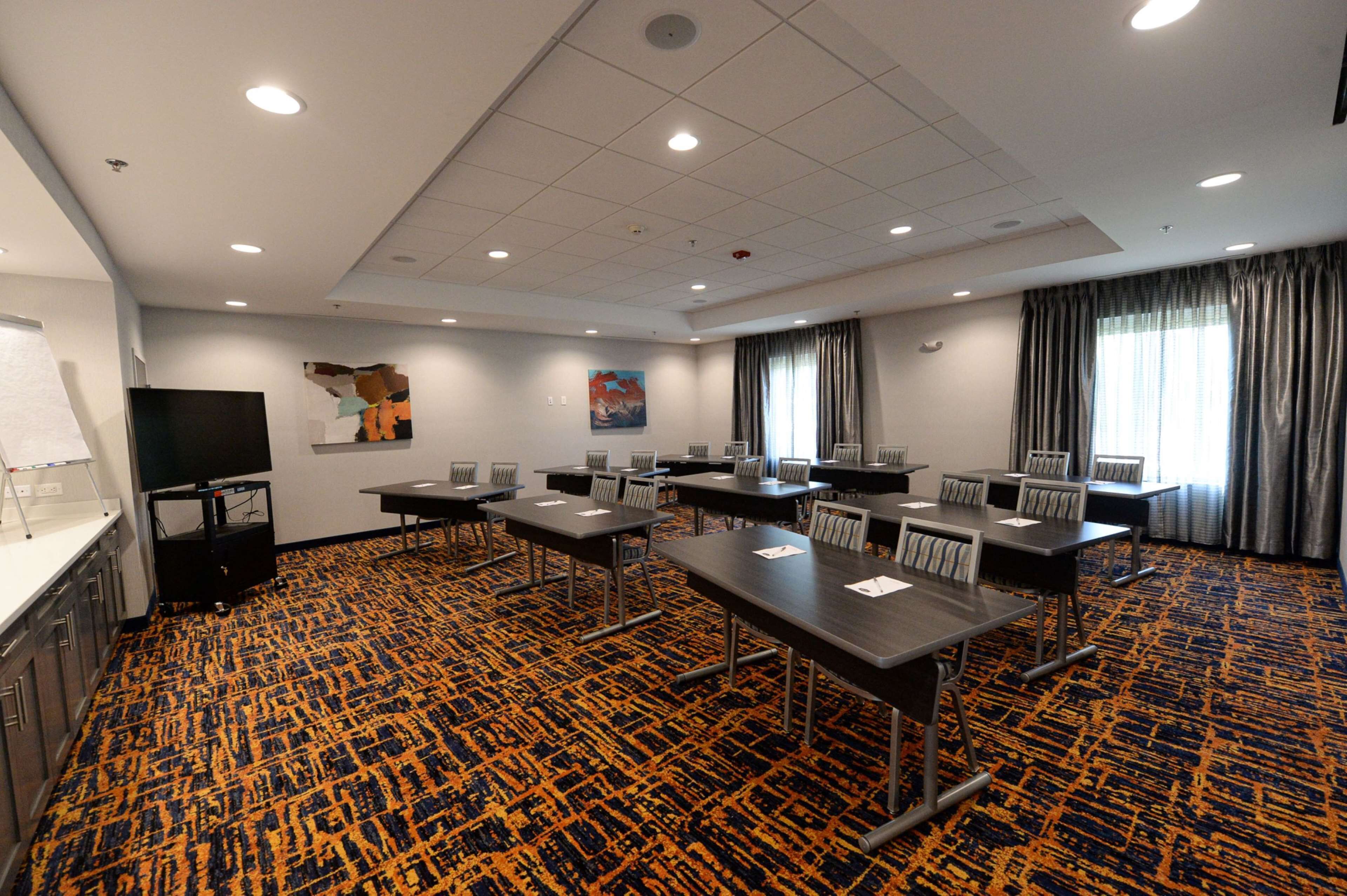 Hampton Inn & Suites Lenoir