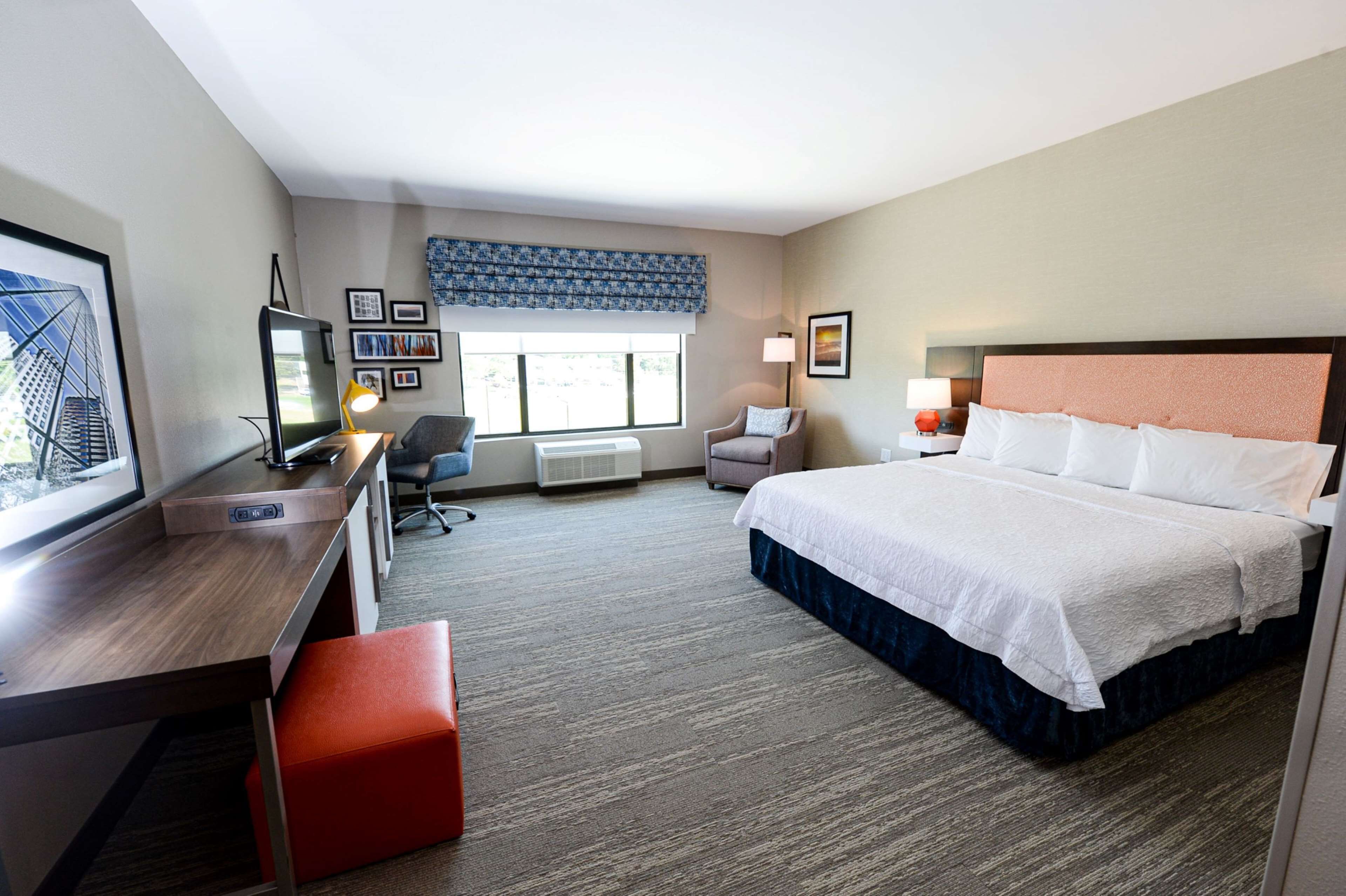Hampton Inn & Suites Lenoir