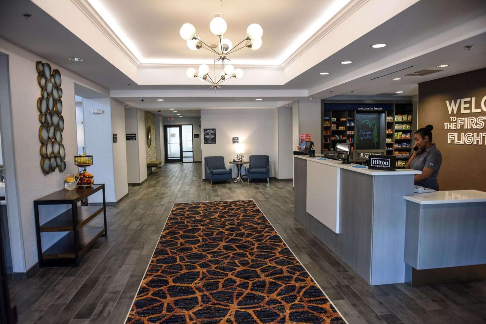 Hampton Inn & Suites Lenoir