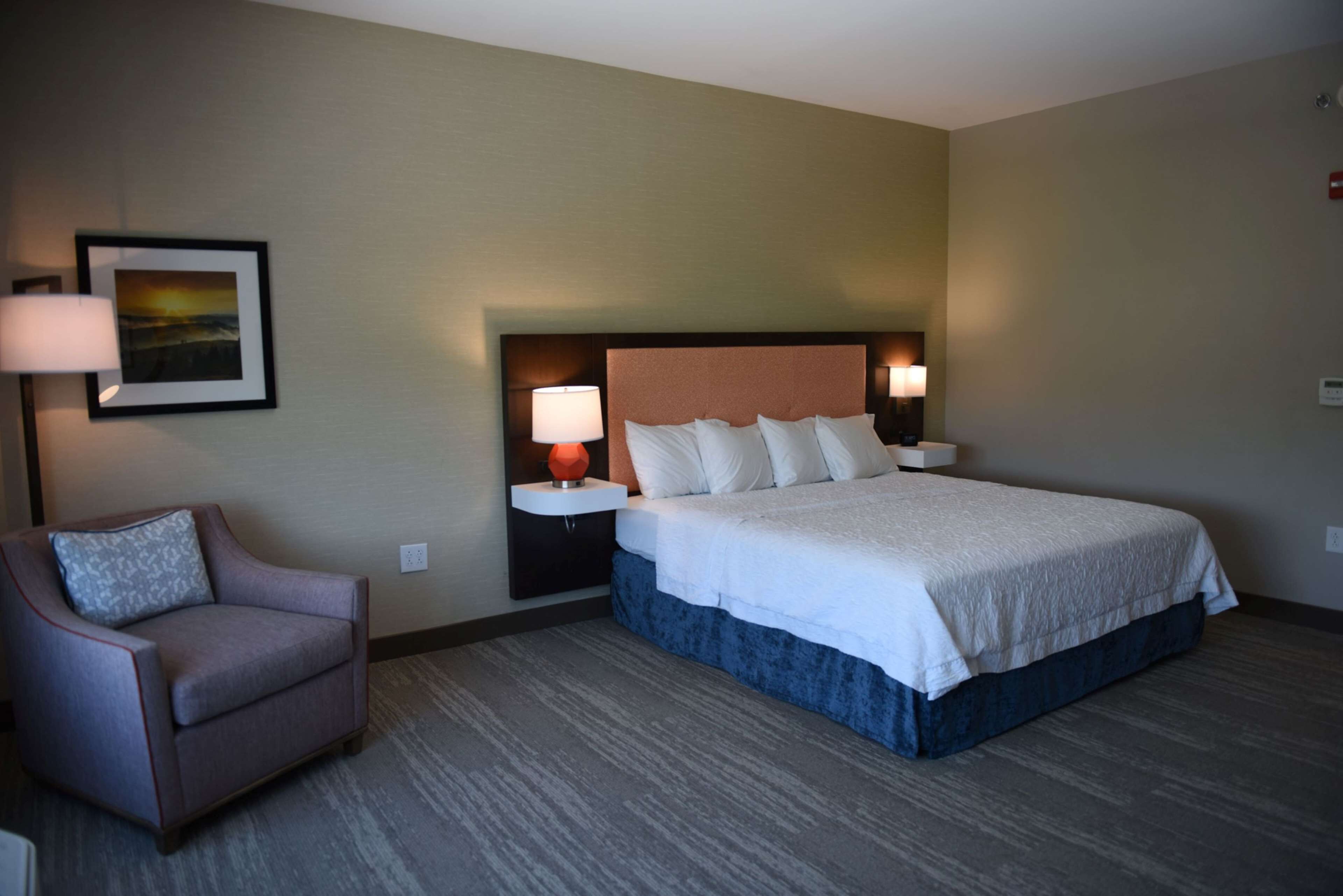 Hampton Inn & Suites Lenoir