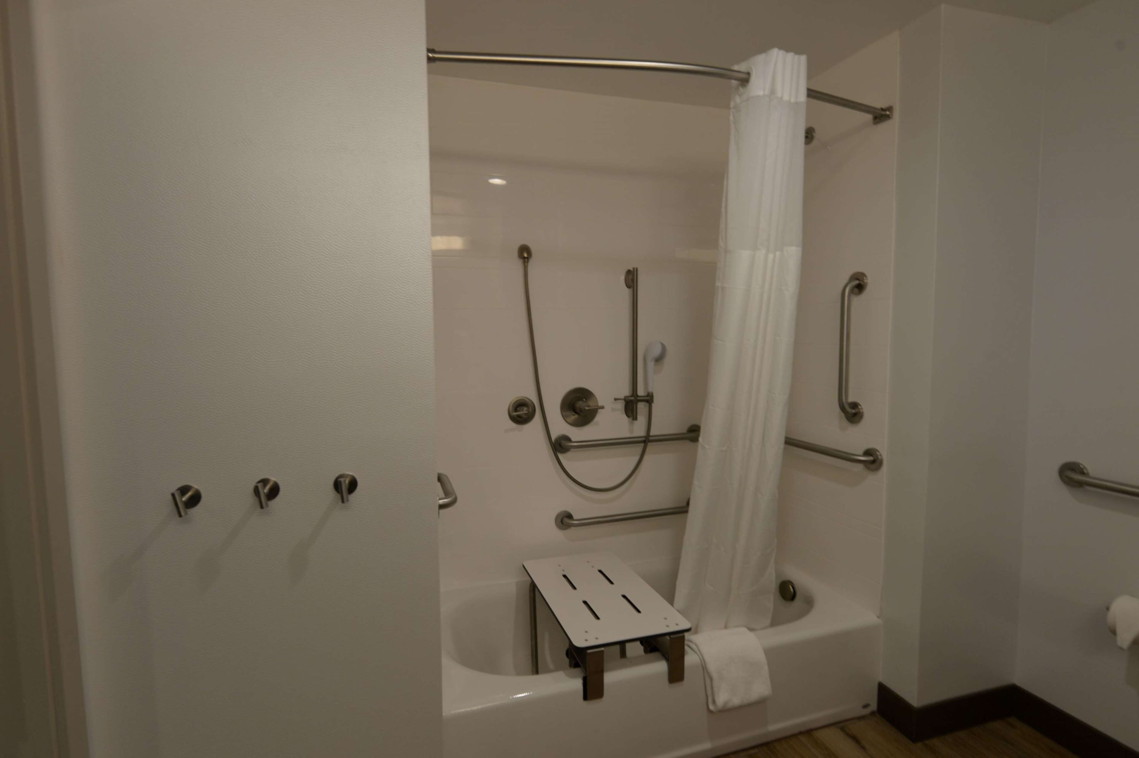 Hampton Inn & Suites Lenoir