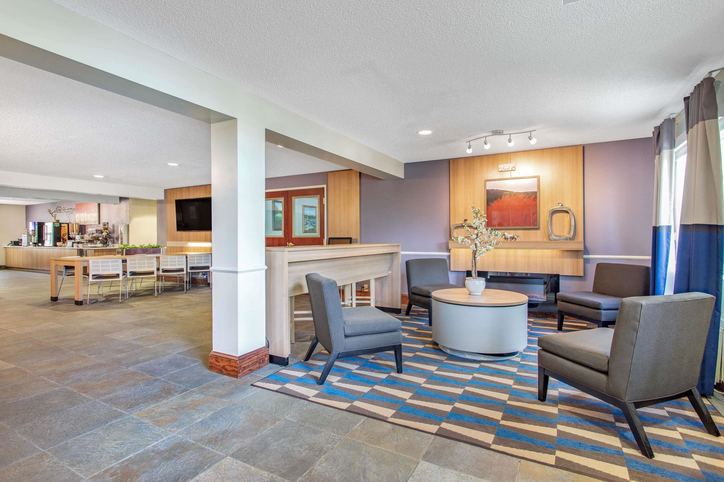 Microtel Inn & Suites by Wyndham Lillington / Campbell Univ