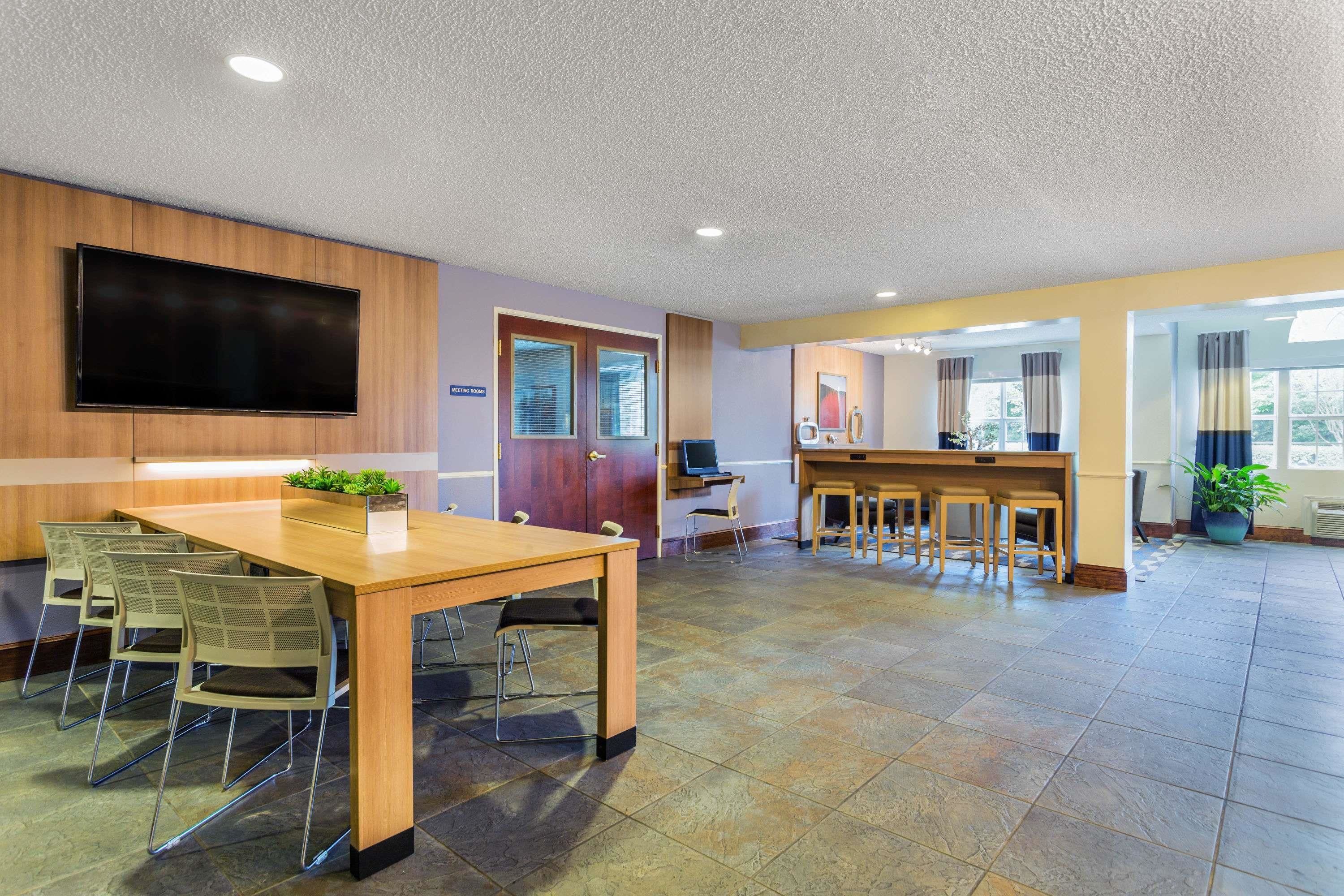Microtel Inn & Suites by Wyndham Lillington / Campbell Univ