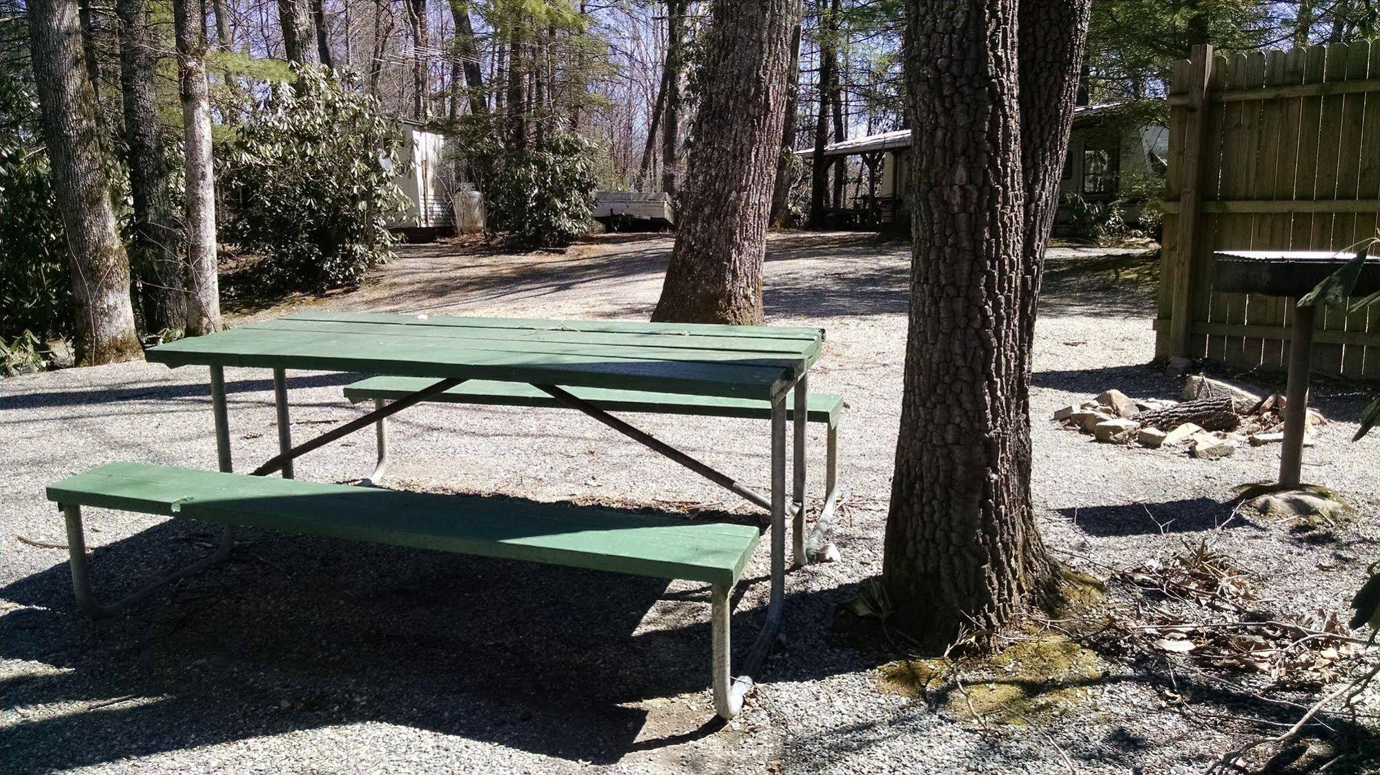 Linville Falls Campground & Cabins - A Cruise Inn Park