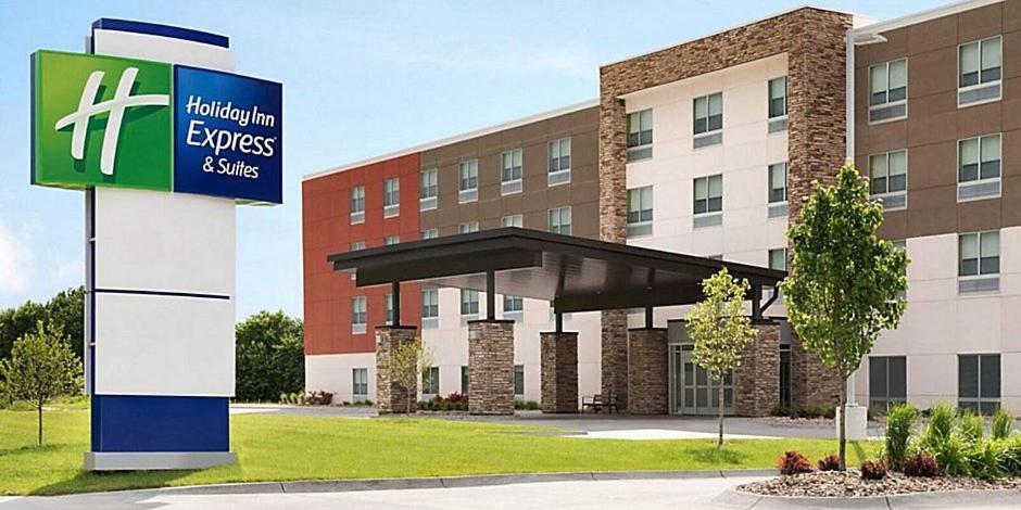 Holiday Inn Express & Suites Lumberton